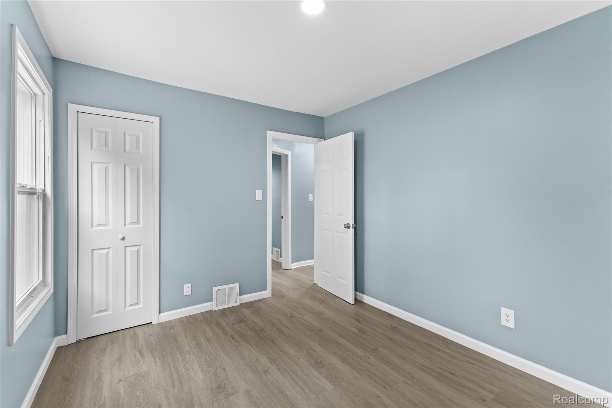 8310 Whitcomb Street Property Photo 21