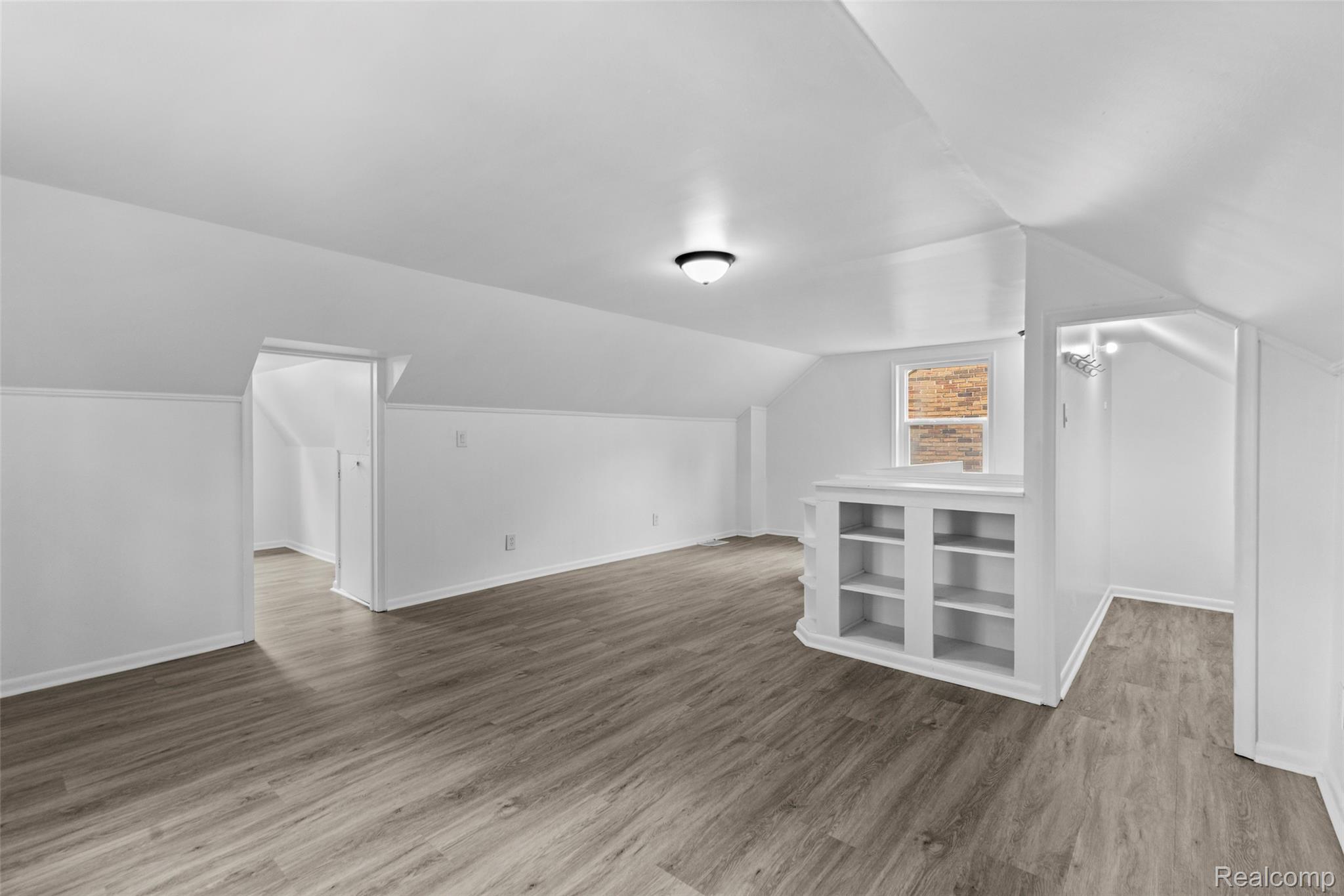 8310 Whitcomb Street Property Photo 23