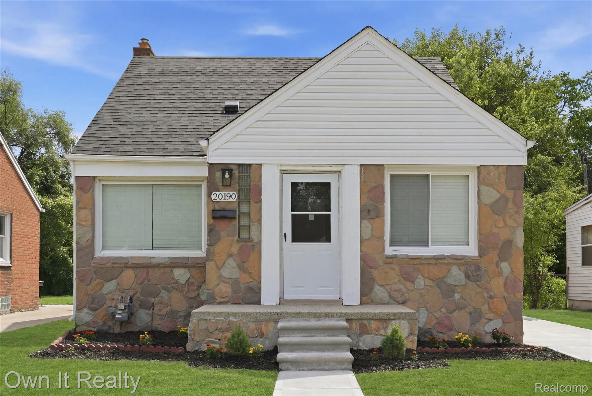 20190 Stansbury Street Property Photo 1