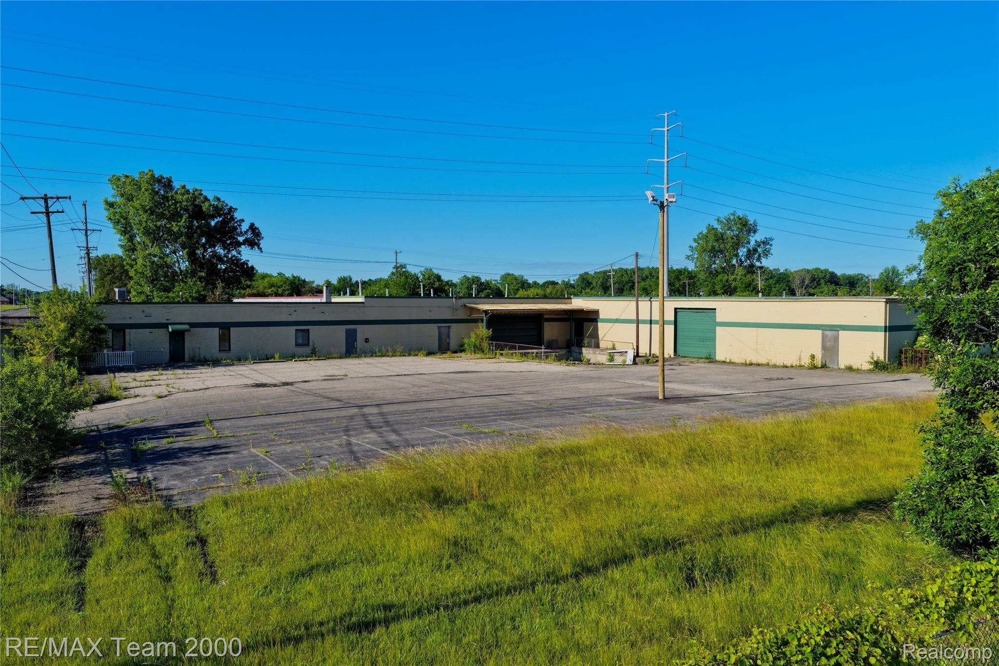 3000 Middlebelt Road Property Photo 7