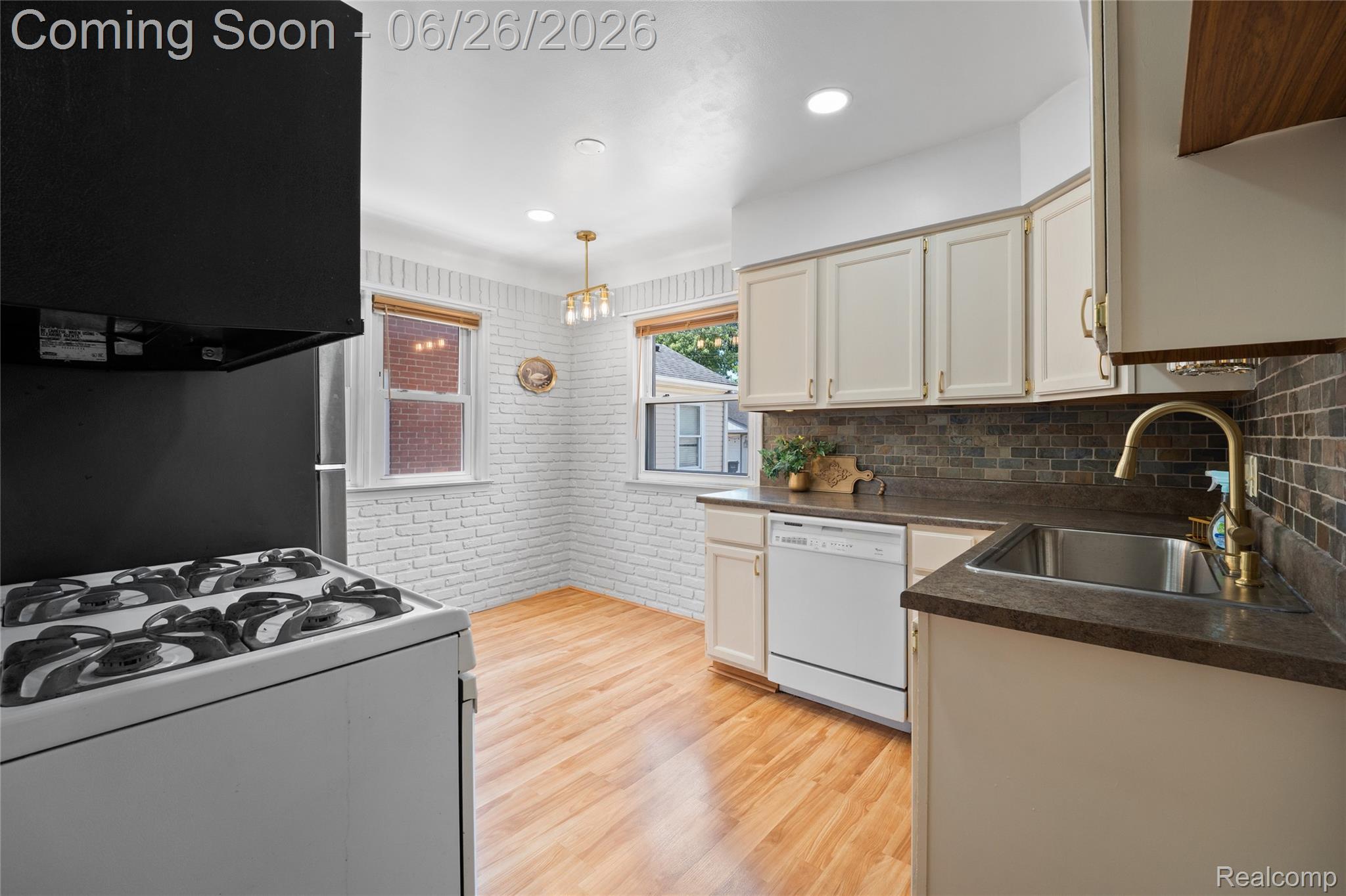 2604 Venice Street Property Photo 8