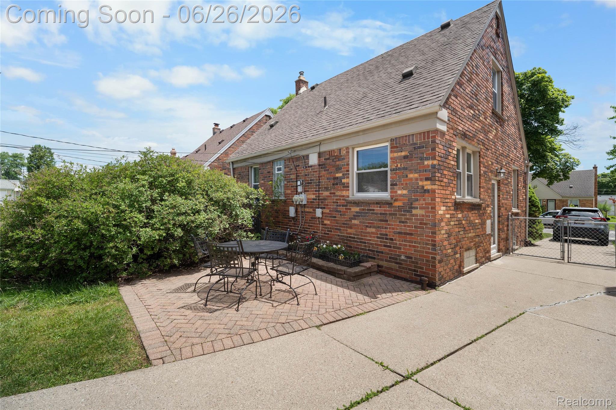 2604 Venice Street Property Photo 24