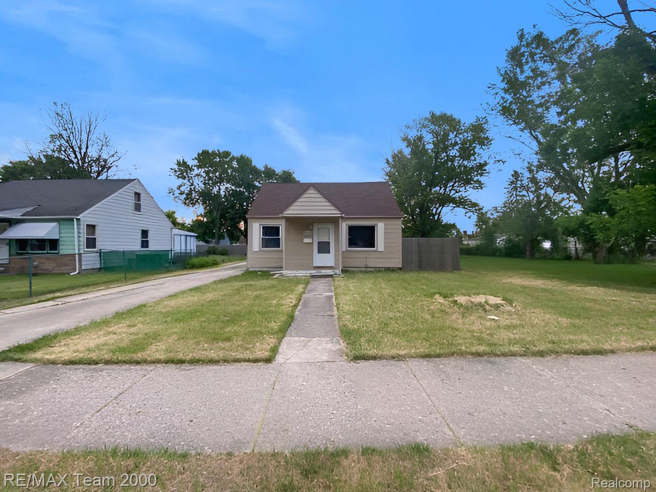 25270 Ford Street Property Photo 1