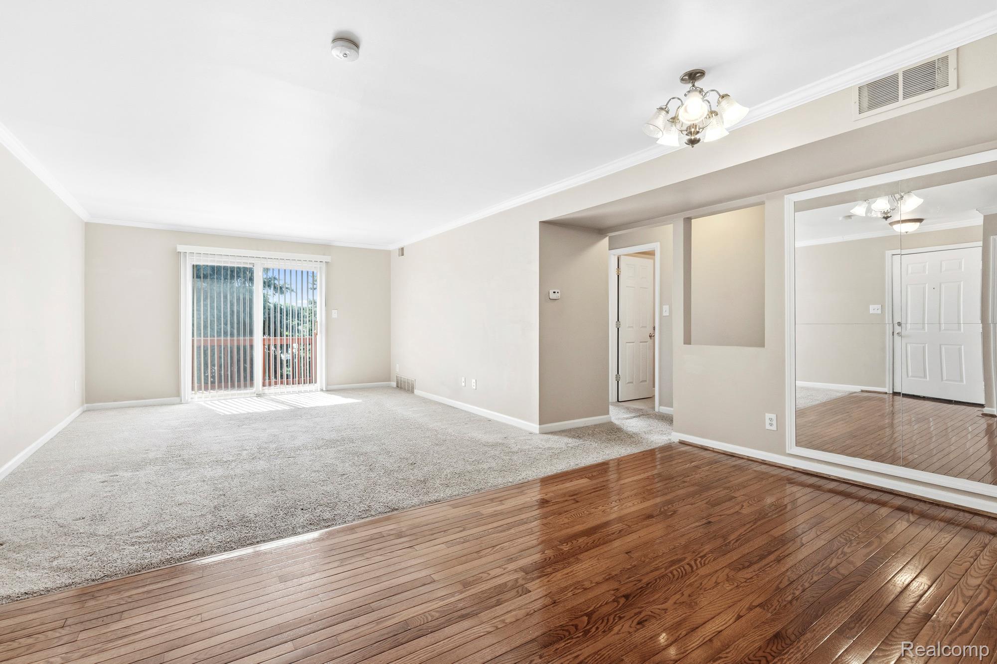 1714 Fort Street Property Photo 4