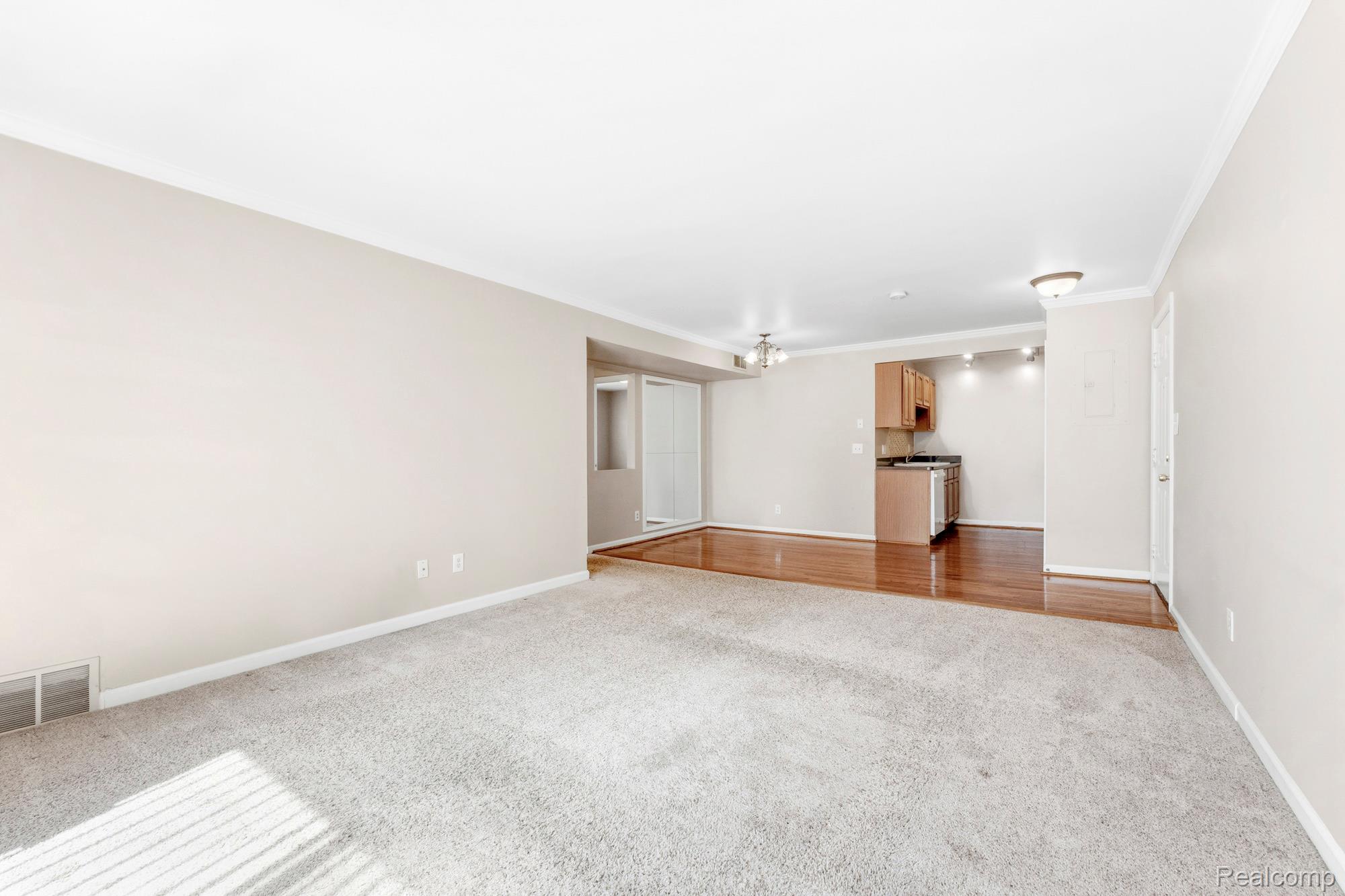 1714 Fort Street Property Photo 6