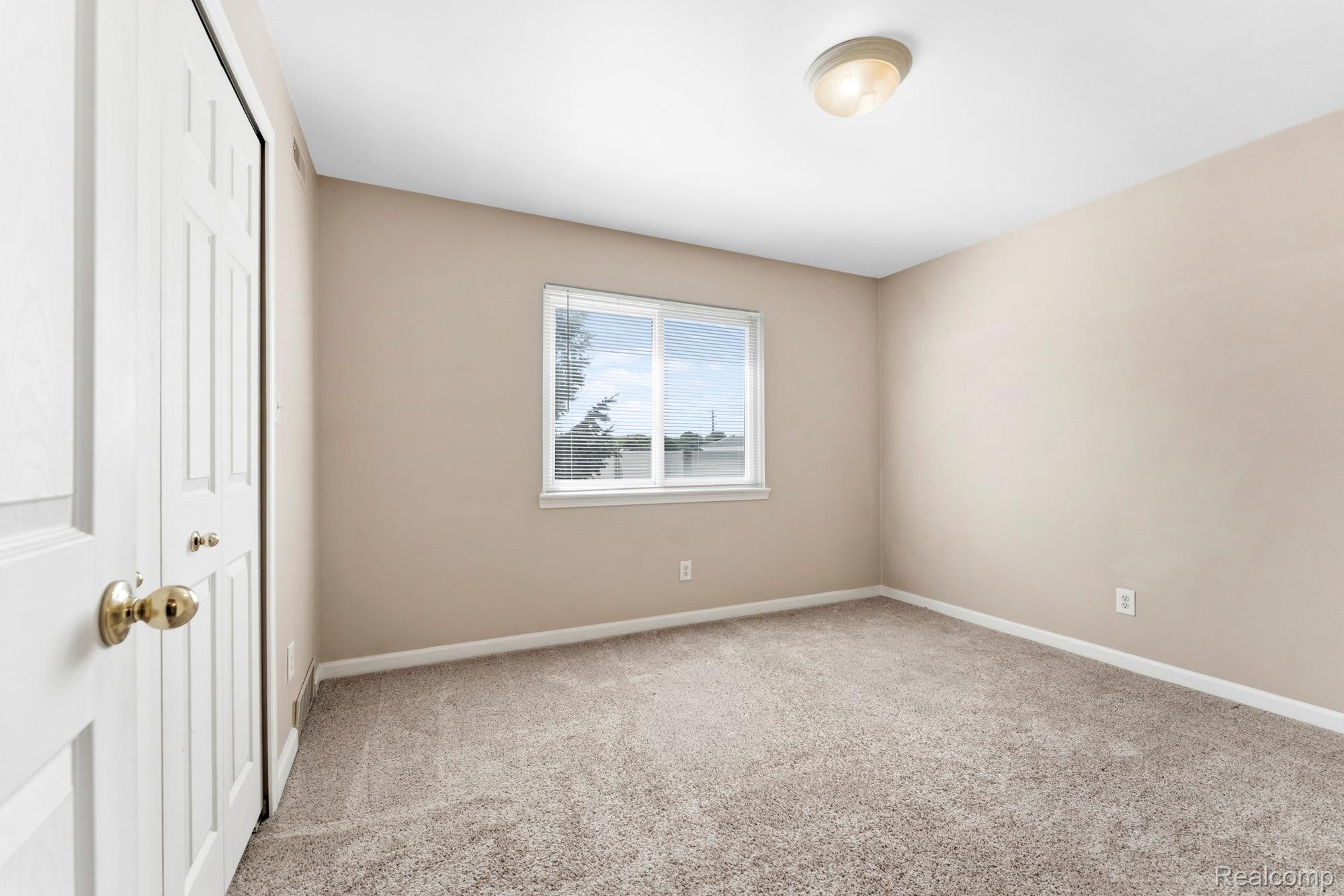 1714 Fort Street Property Photo 9