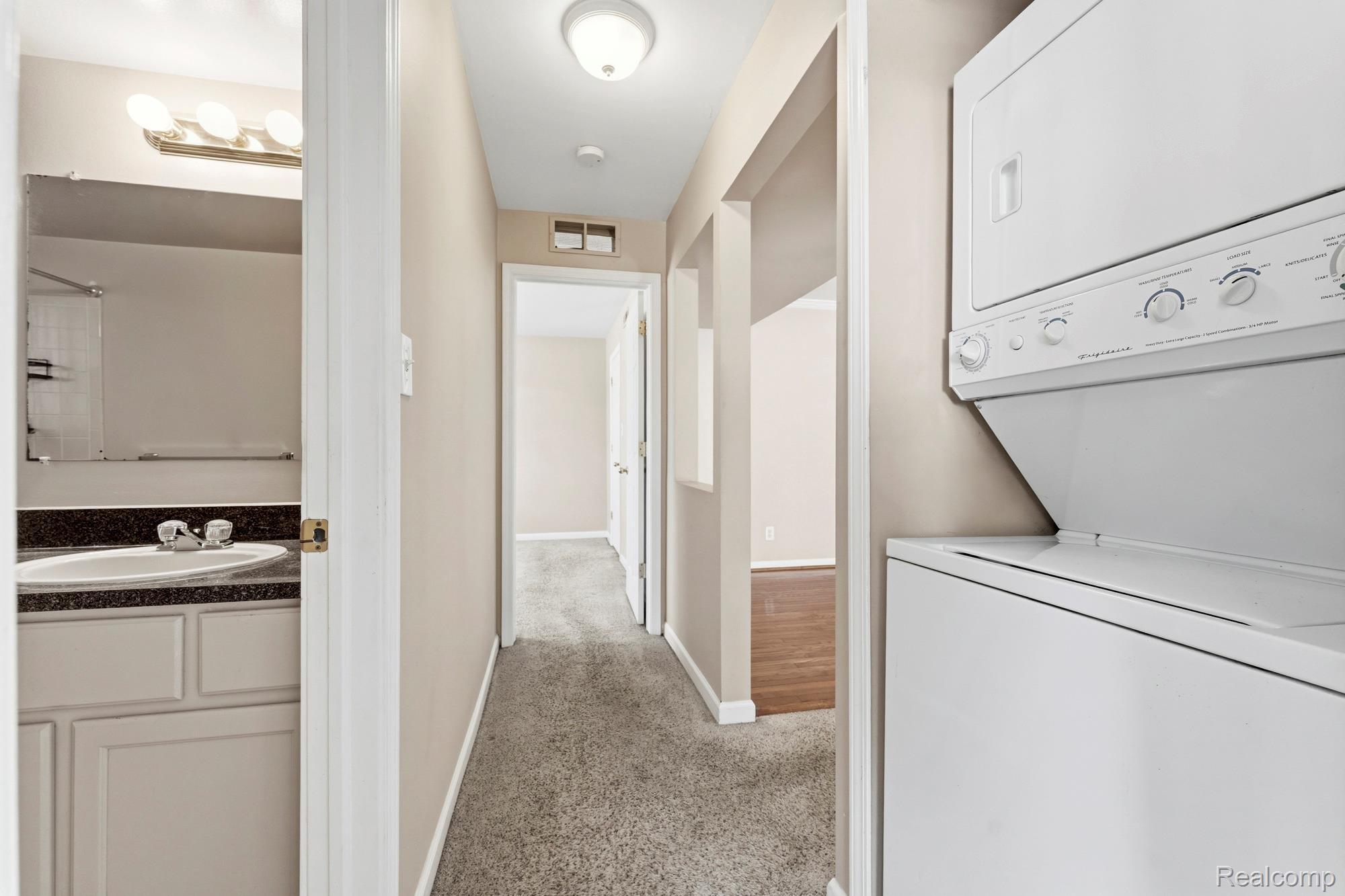 1714 Fort Street Property Photo 12