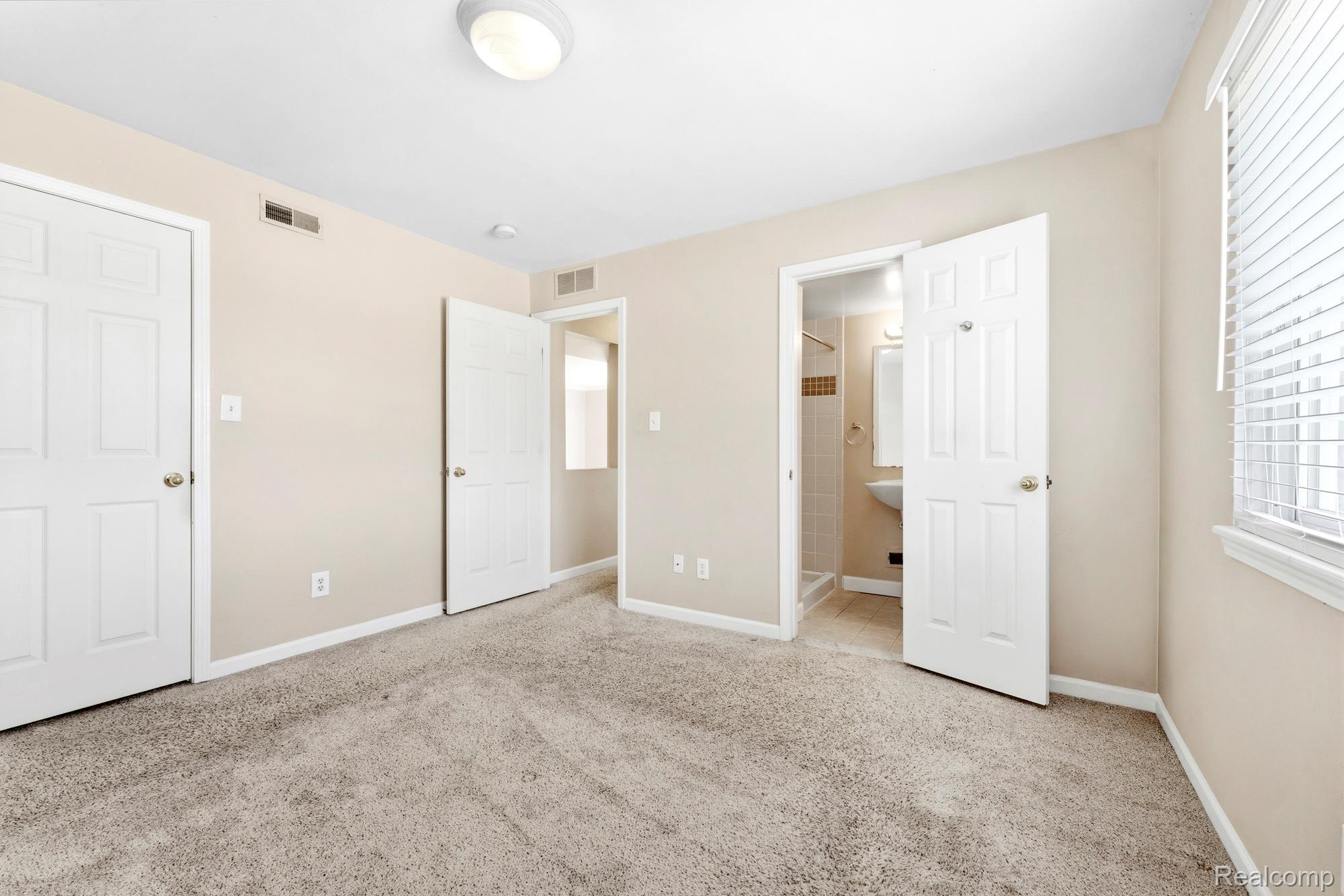 1714 Fort Street Property Photo 14