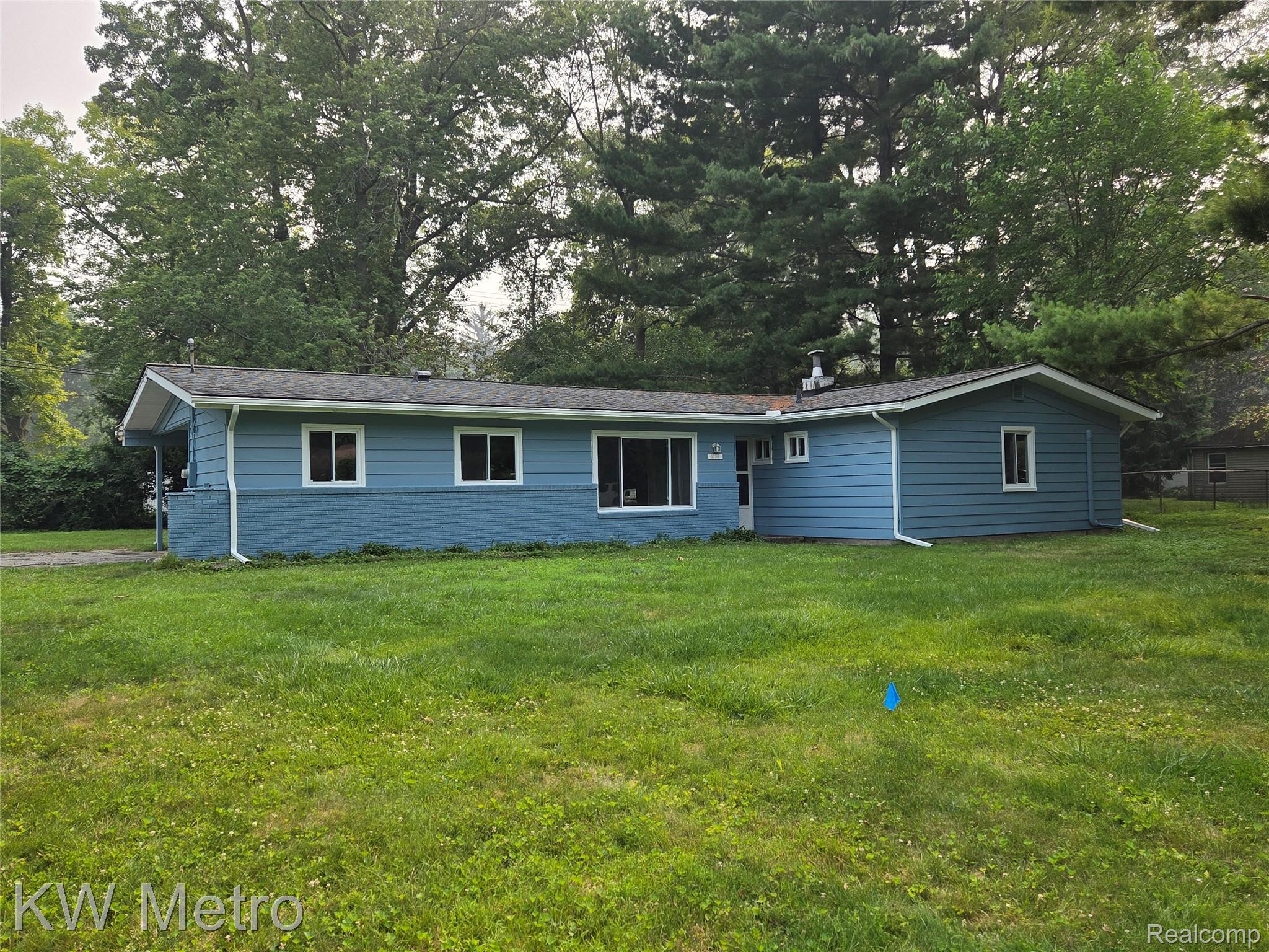 1755 Wellington Avenue Property Photo 1