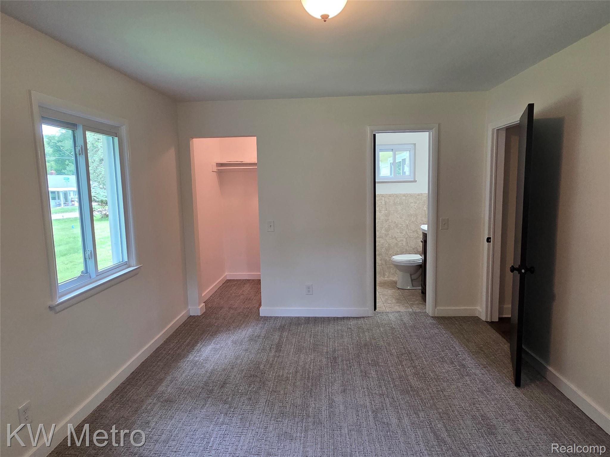 1755 Wellington Avenue Property Photo 5