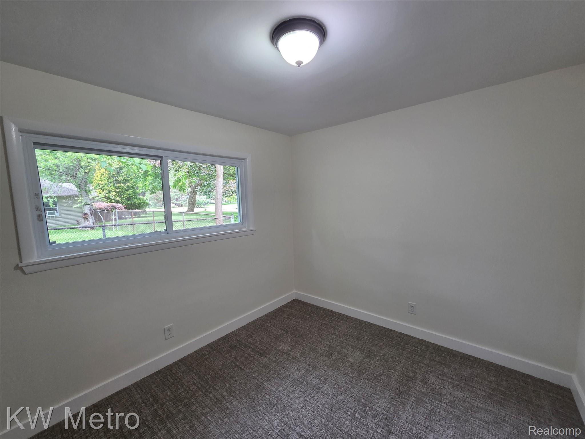 1755 Wellington Avenue Property Photo 7
