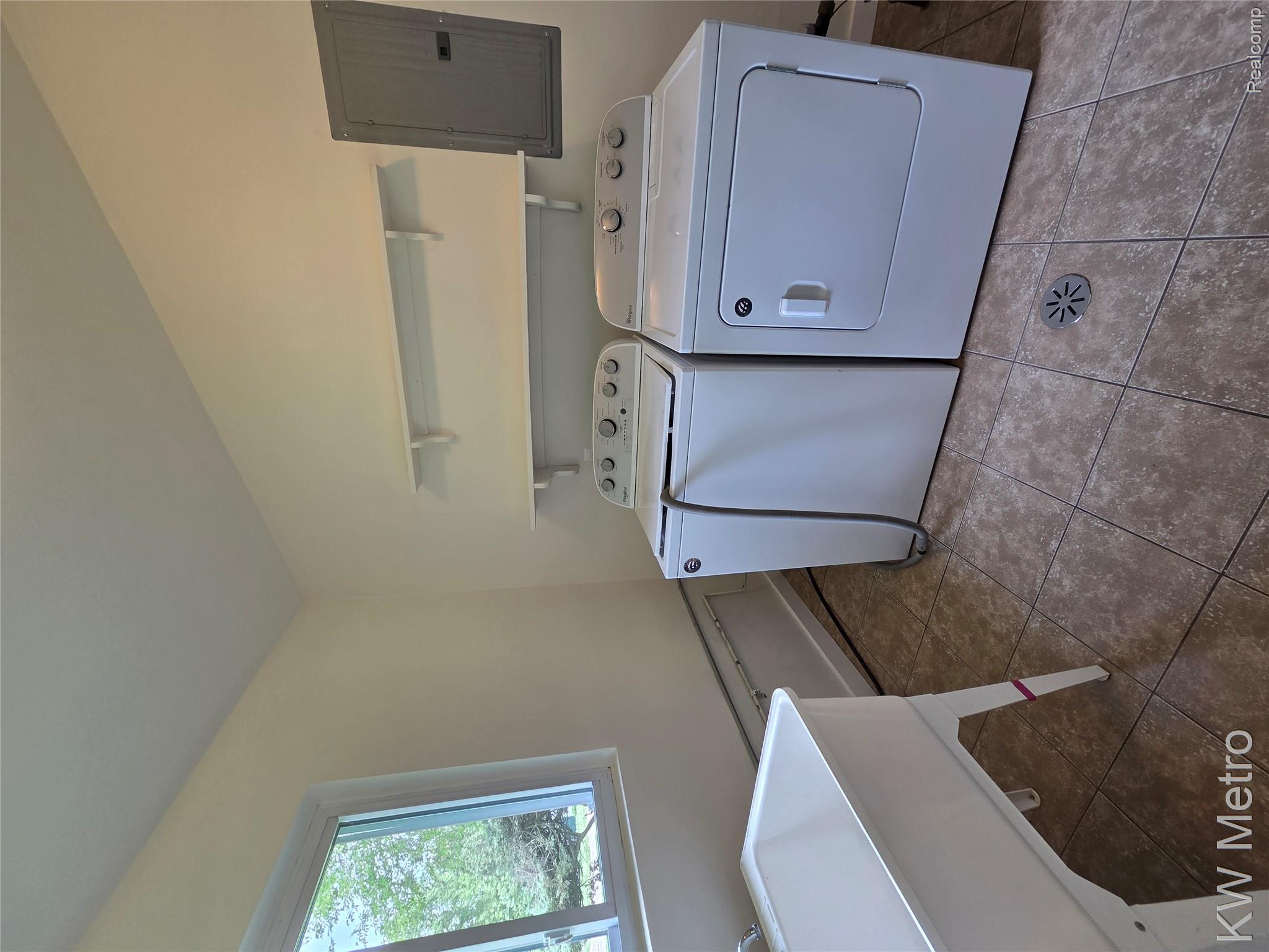 1755 Wellington Avenue Property Photo 11