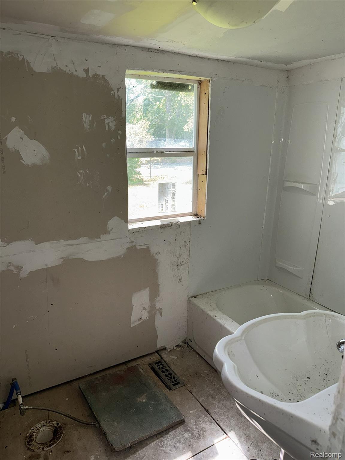 2418 Morris Street Property Photo 9