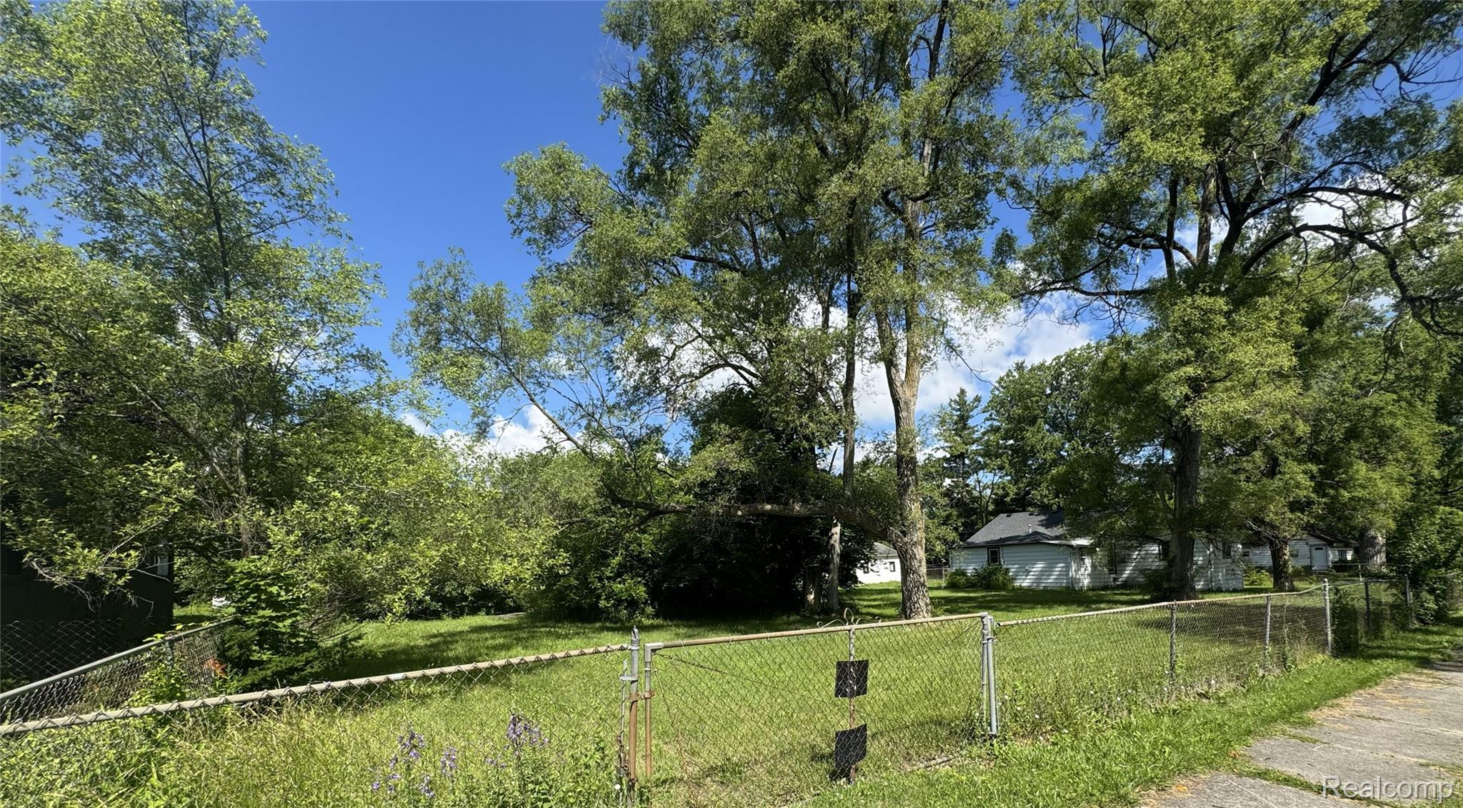 2418 Morris Street Property Photo 18