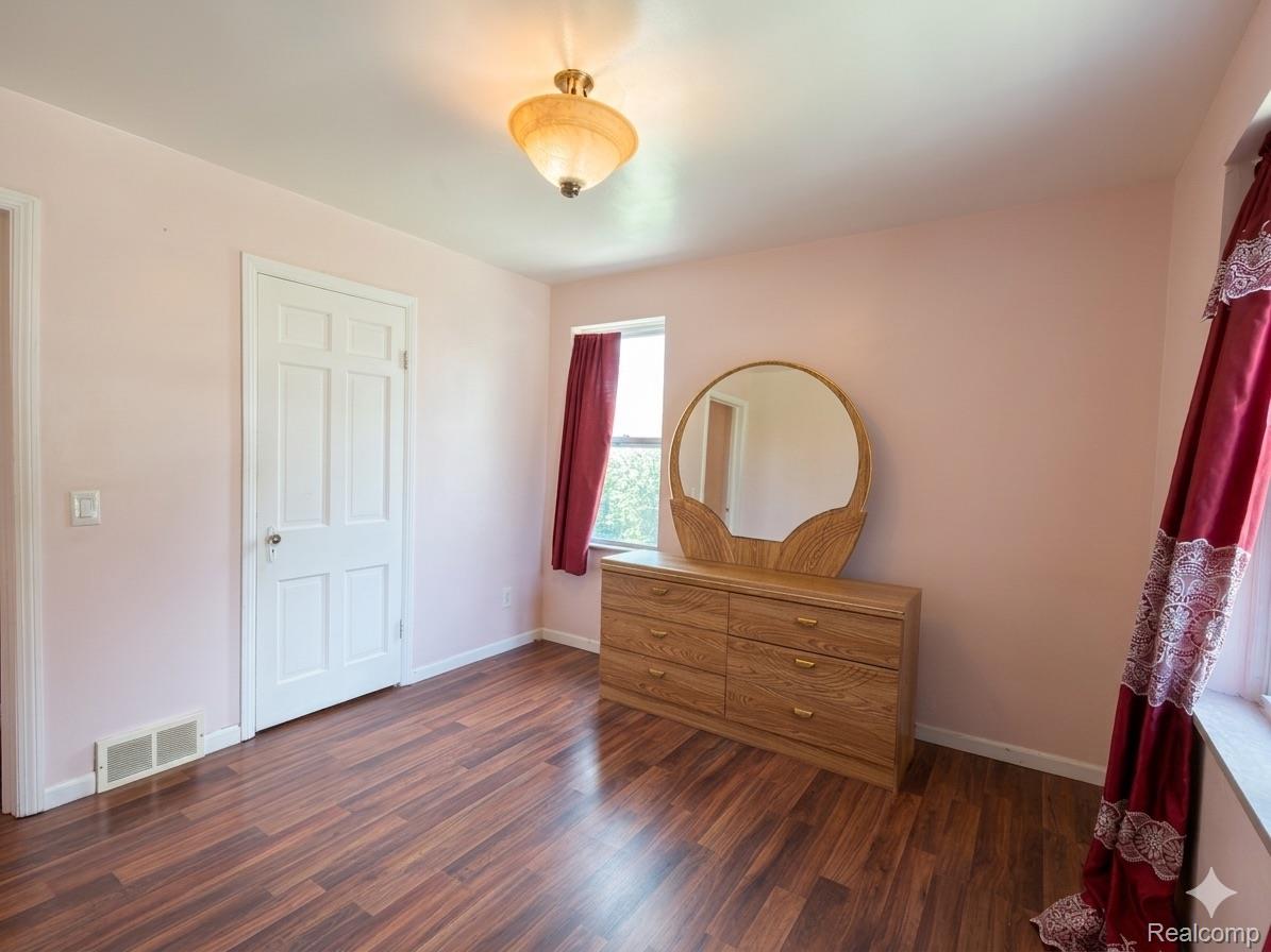22815 Le Fever Avenue Property Photo 8