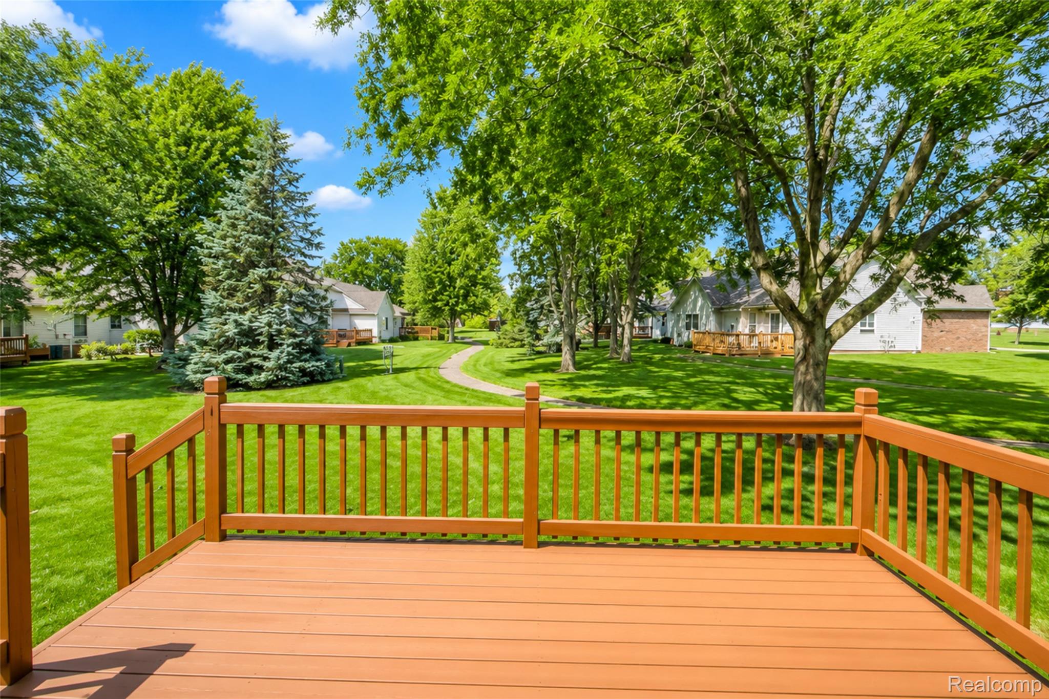 22733 Coachlight Circle Property Photo 4