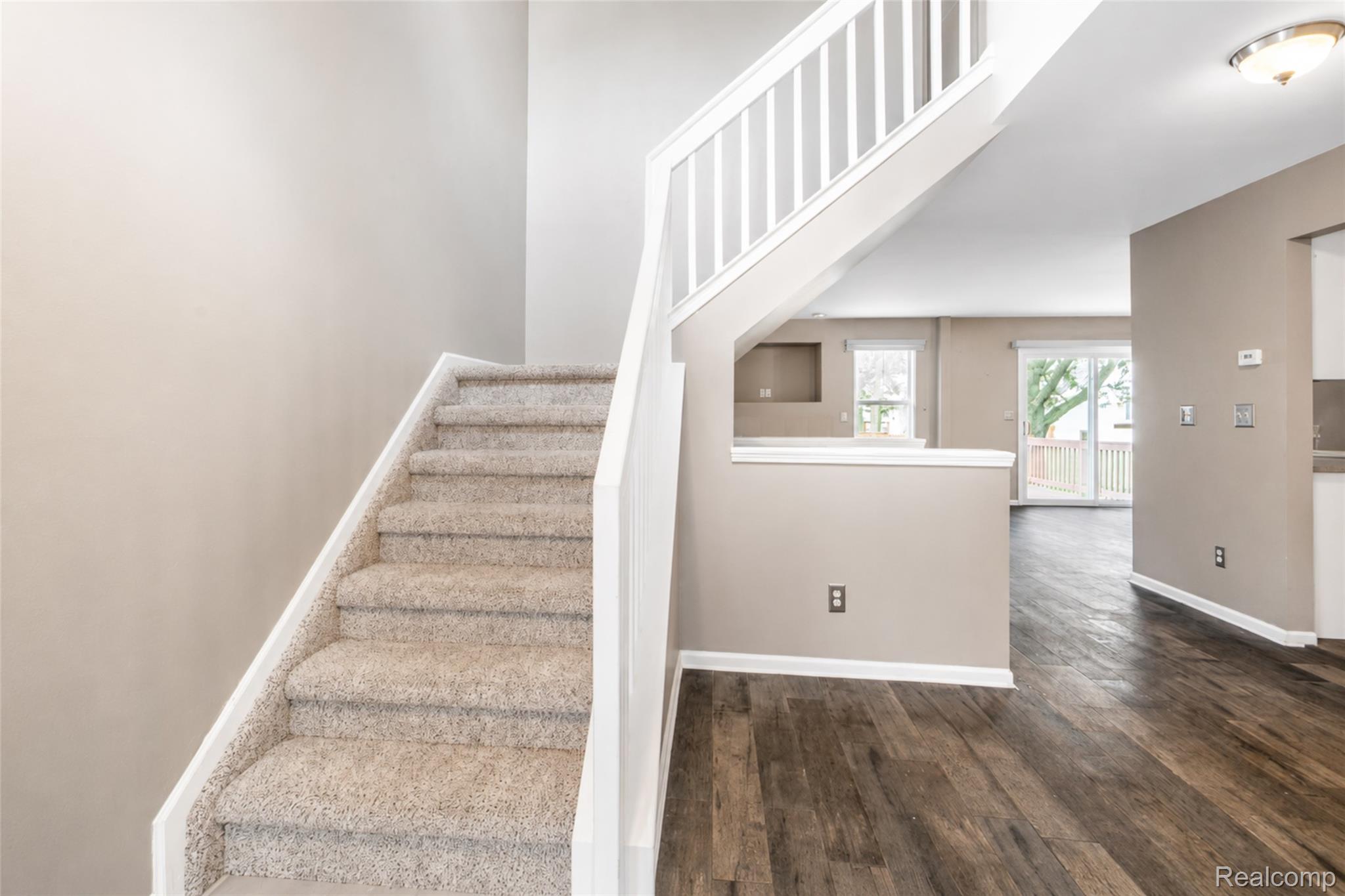 22733 Coachlight Circle Property Photo 7