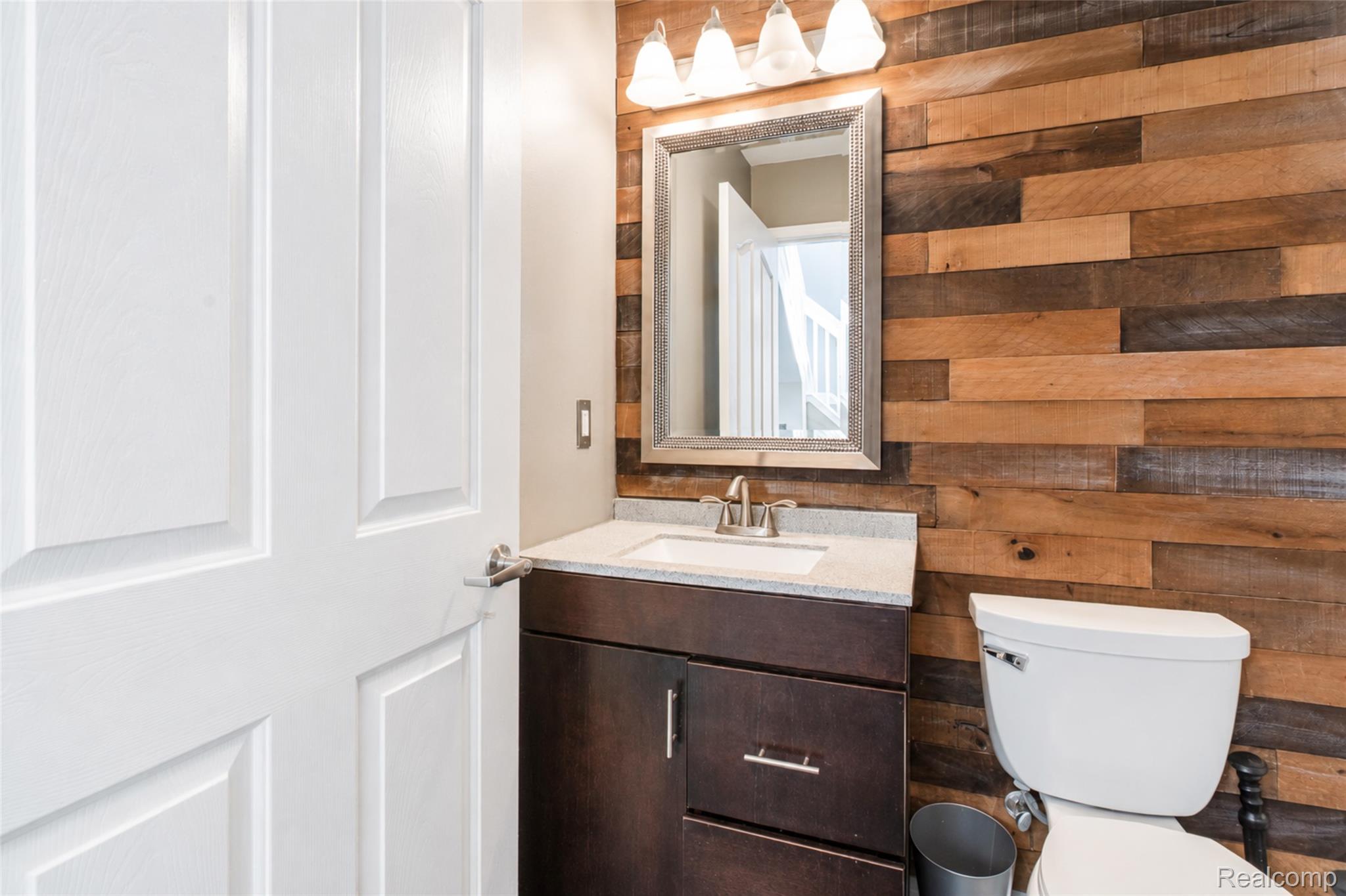 22733 Coachlight Circle Property Photo 8