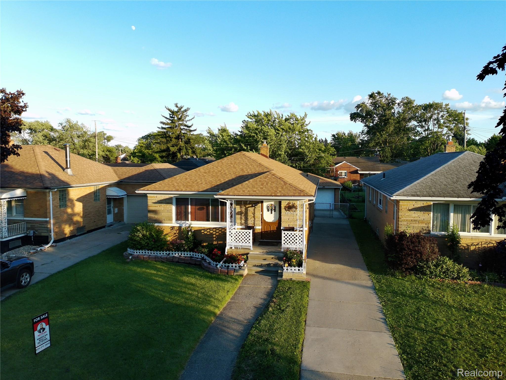 8152 Potomac Property Photo 4