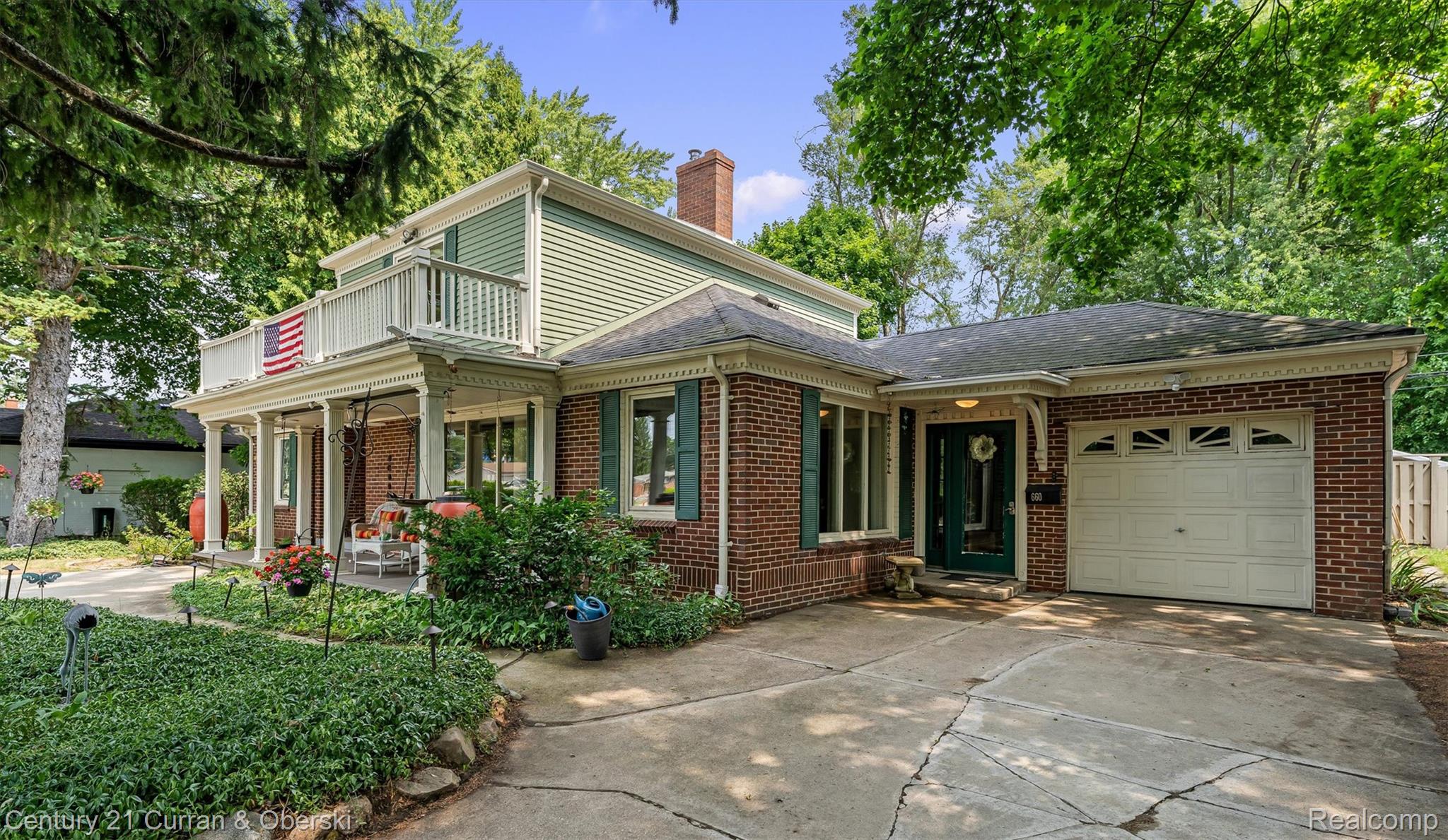 660 N Sheldon Road Property Photo 4