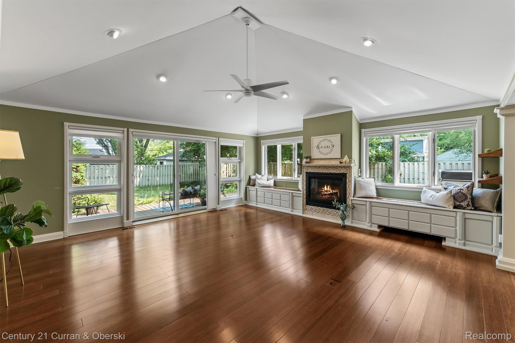 660 N Sheldon Road Property Photo 8