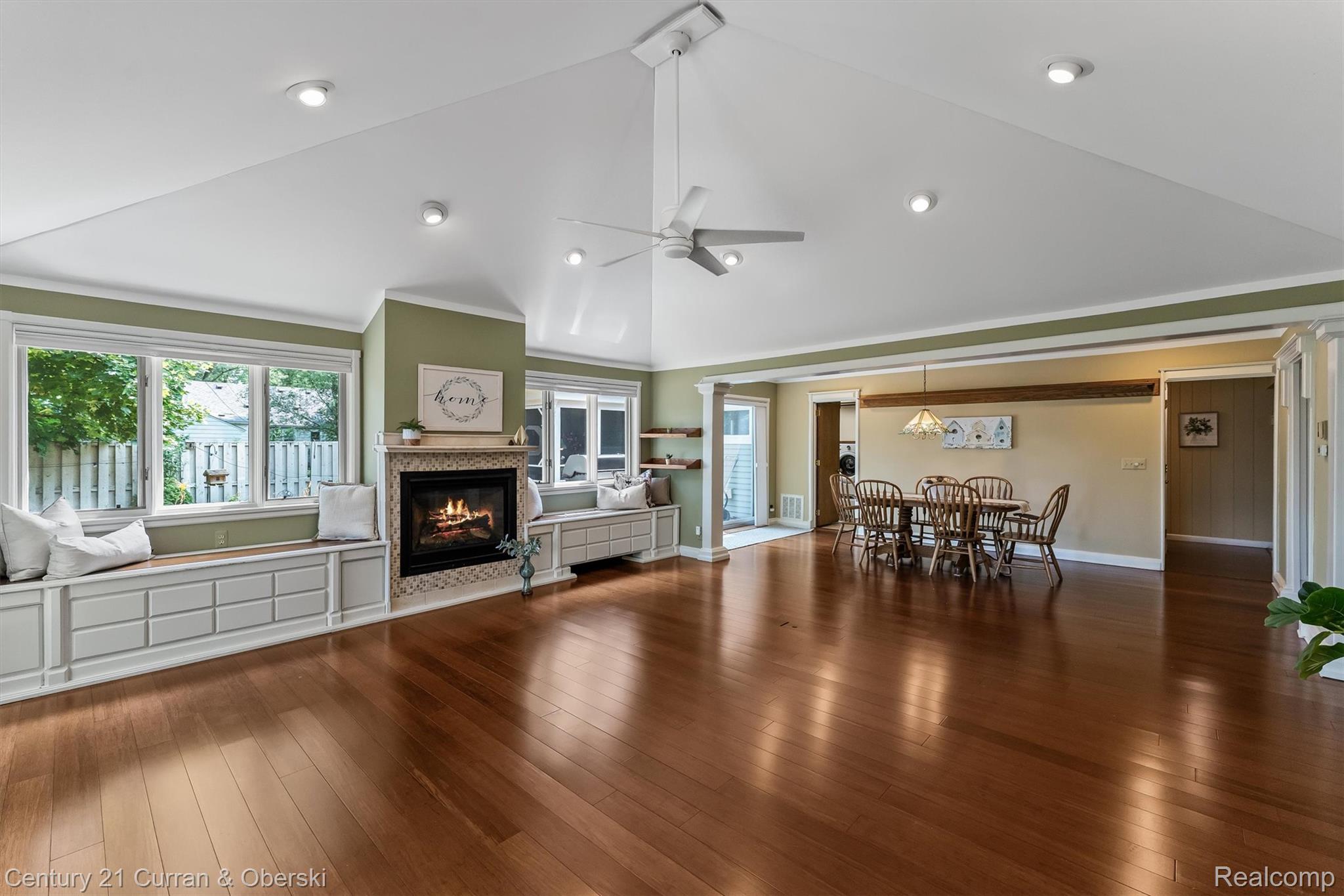 660 N Sheldon Road Property Photo 9