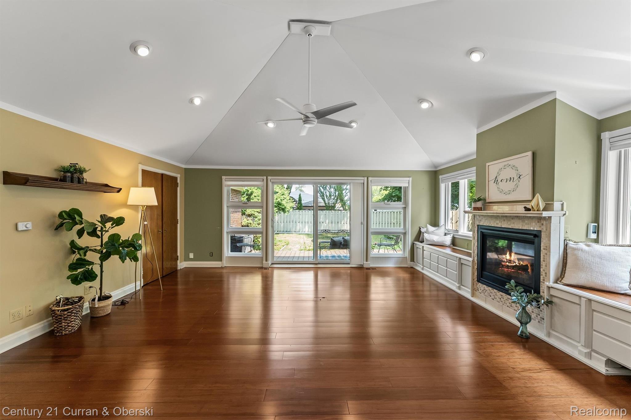660 N Sheldon Road Property Photo 12