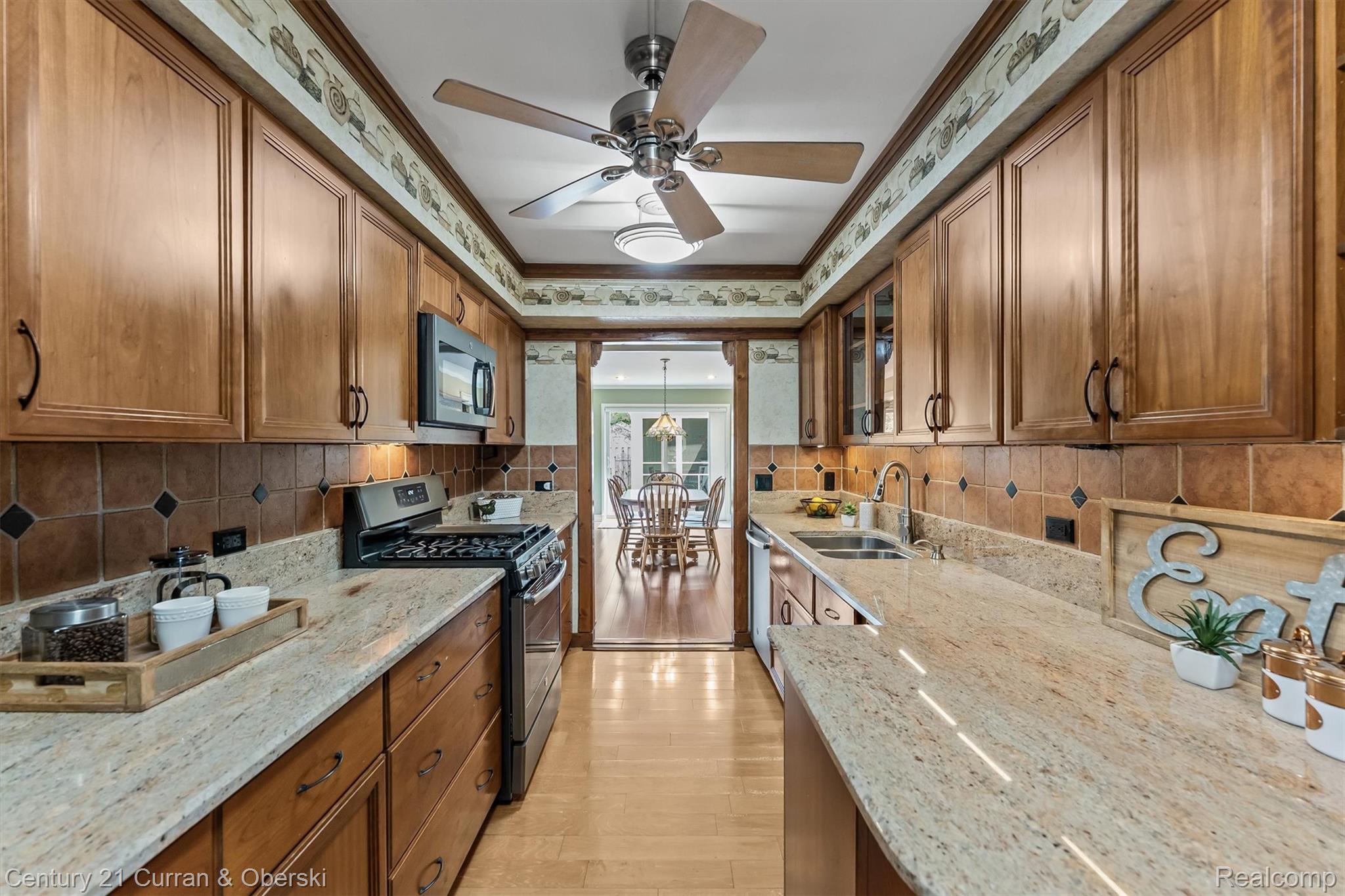 660 N Sheldon Road Property Photo 17