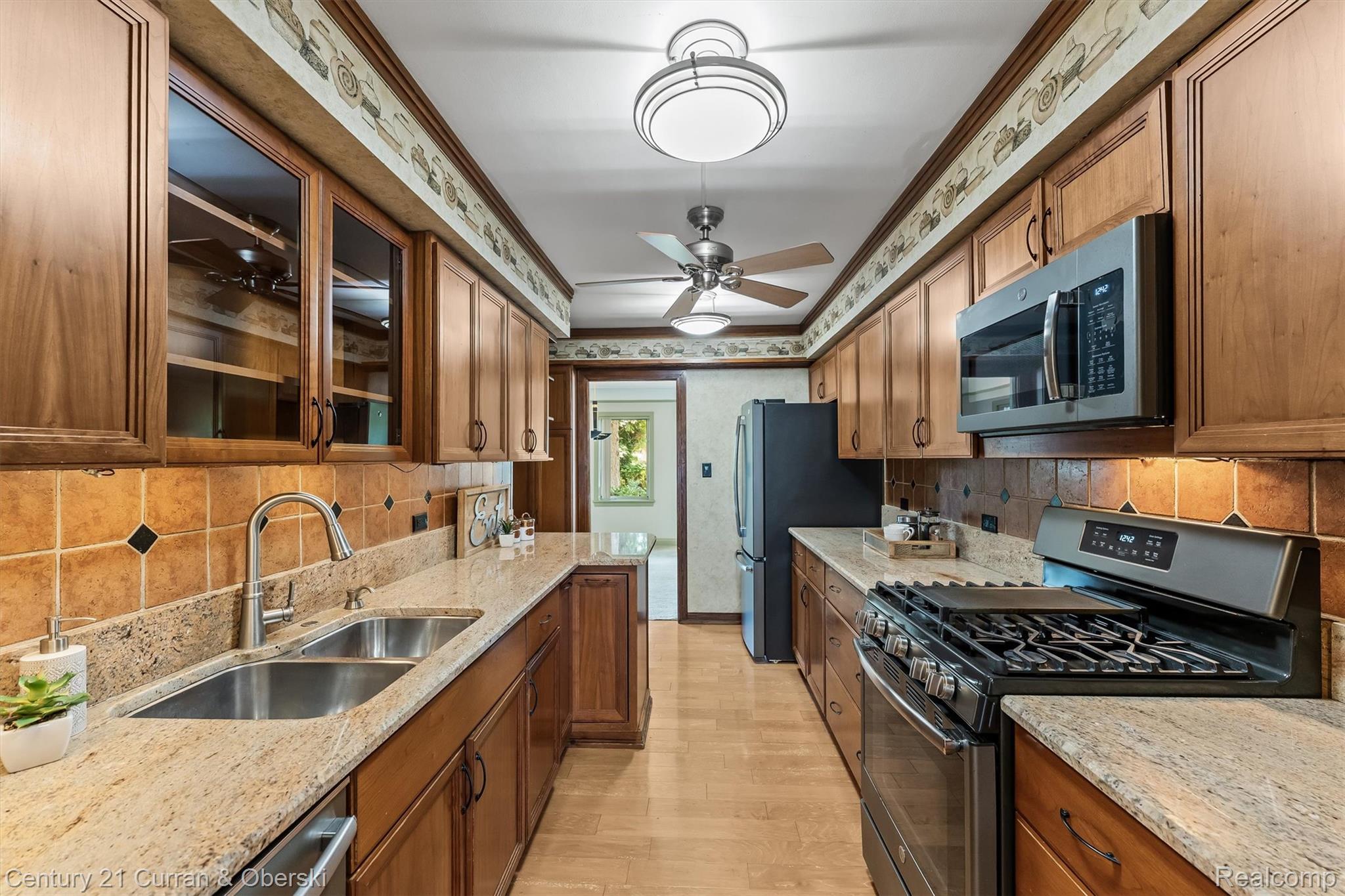 660 N Sheldon Road Property Photo 18