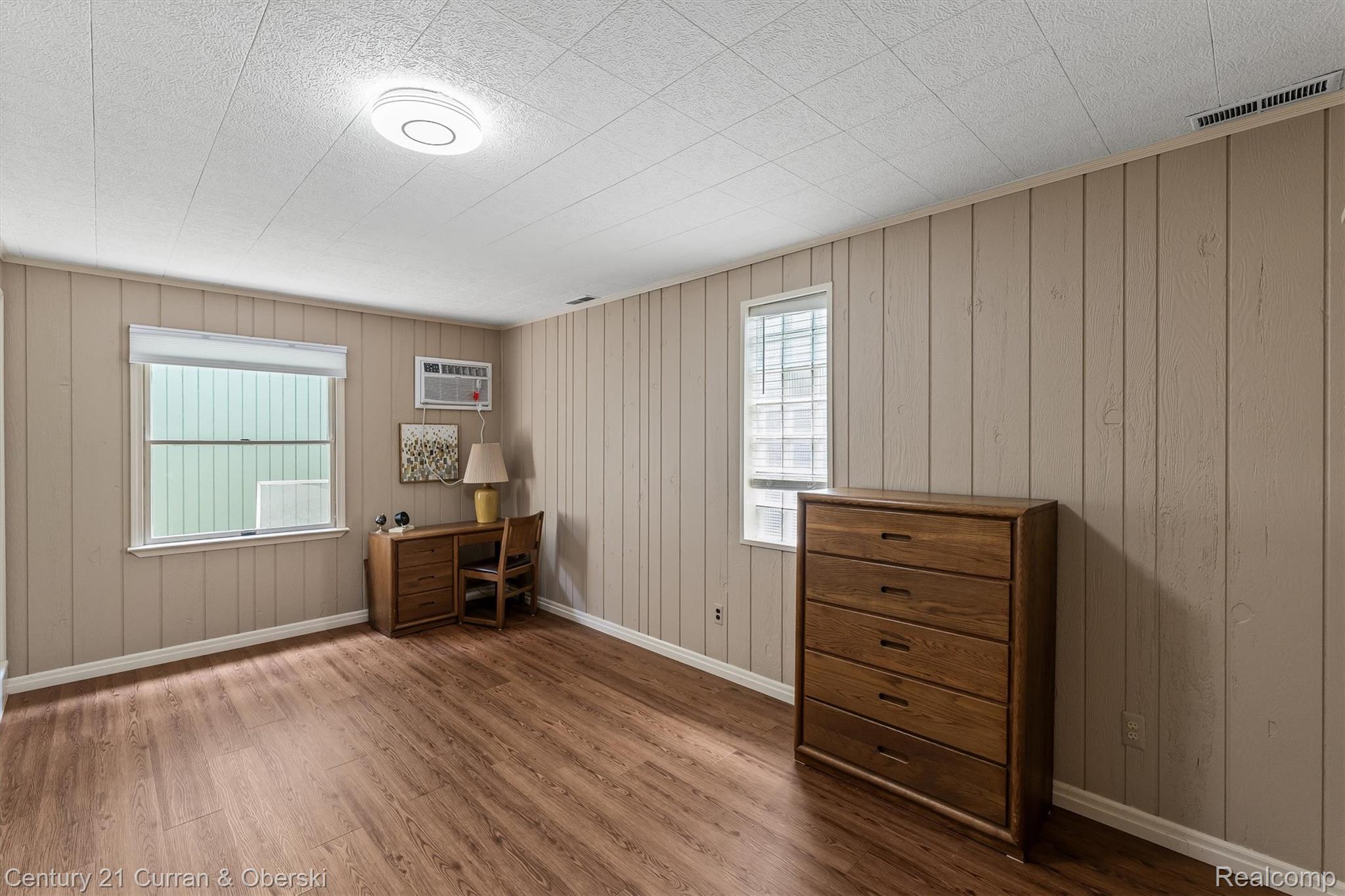 660 N Sheldon Road Property Photo 19
