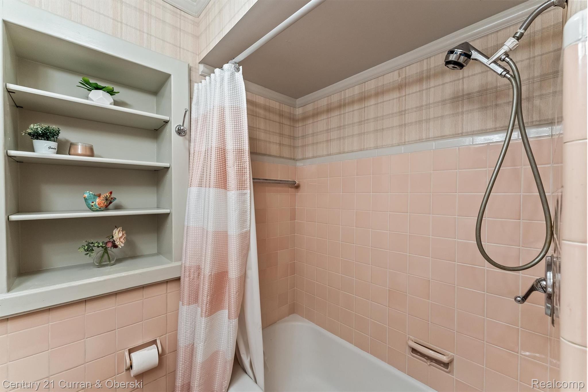 660 N Sheldon Road Property Photo 24