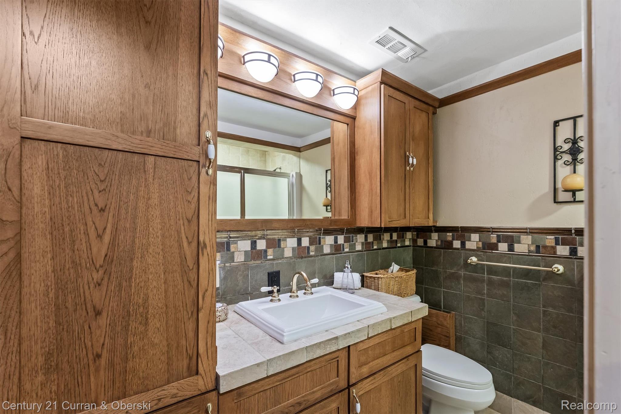 660 N Sheldon Road Property Photo 27
