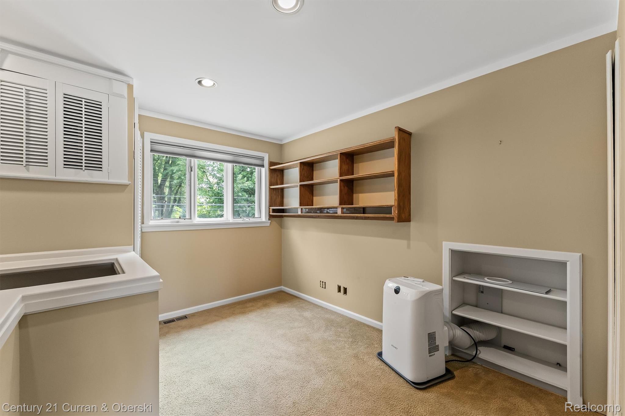 660 N Sheldon Road Property Photo 36