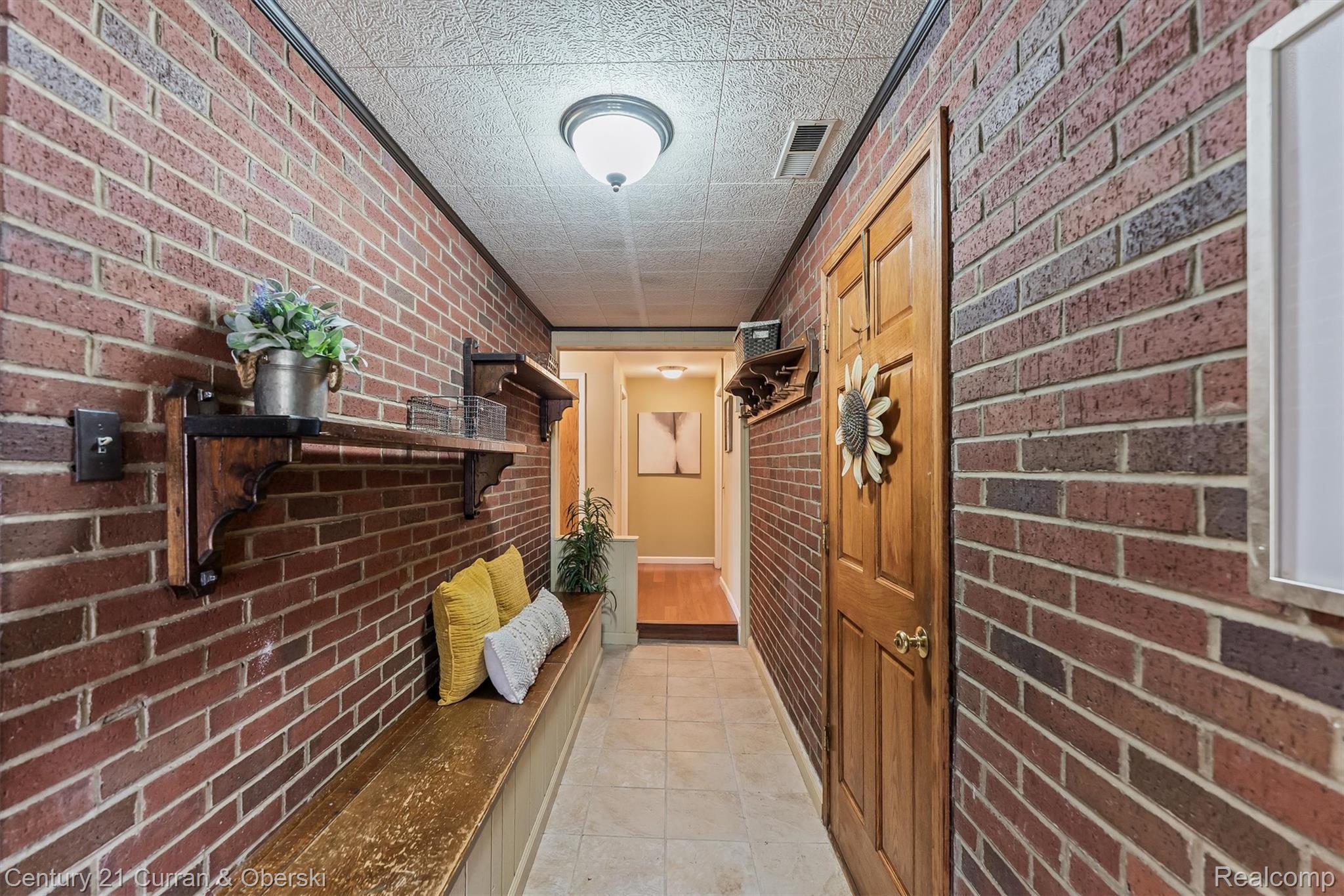 660 N Sheldon Road Property Photo 38
