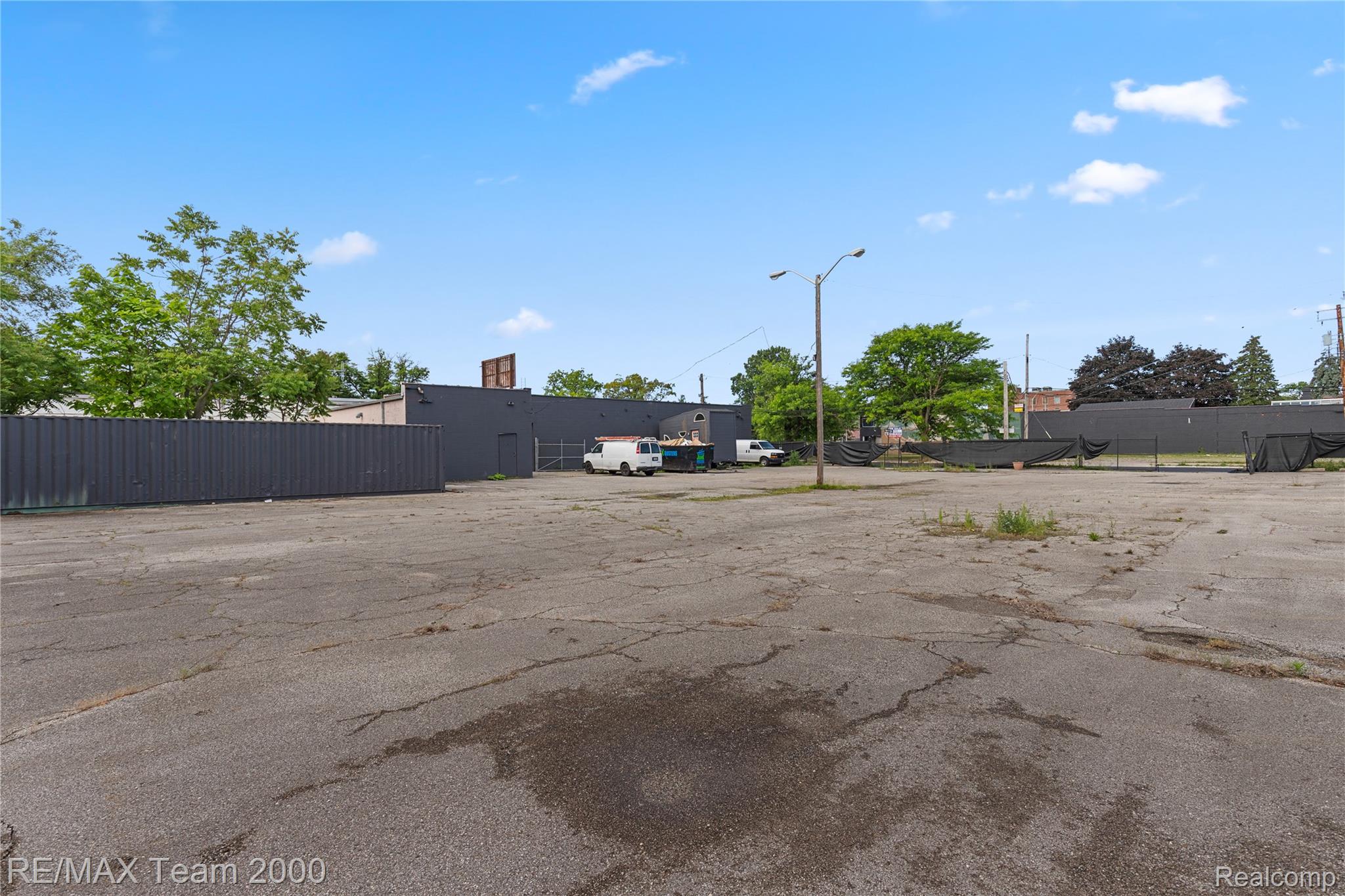 17170 Burgess Property Photo 3