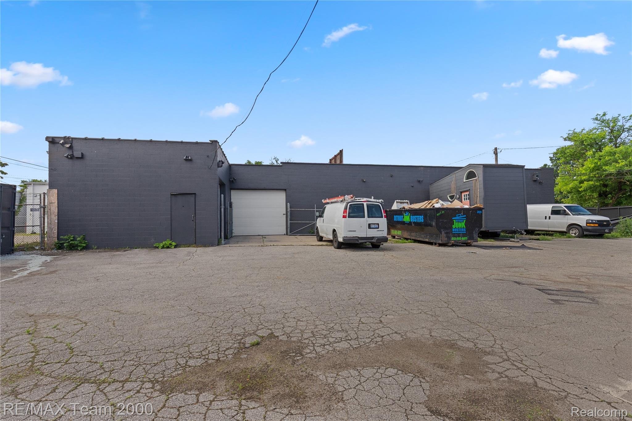 17170 Burgess Property Photo 4