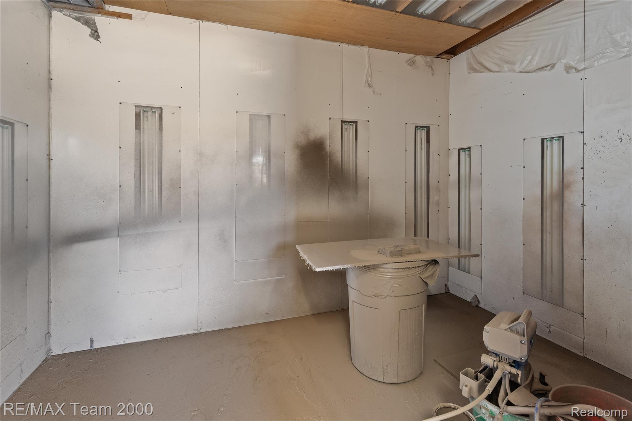 17170 Burgess Property Photo 19