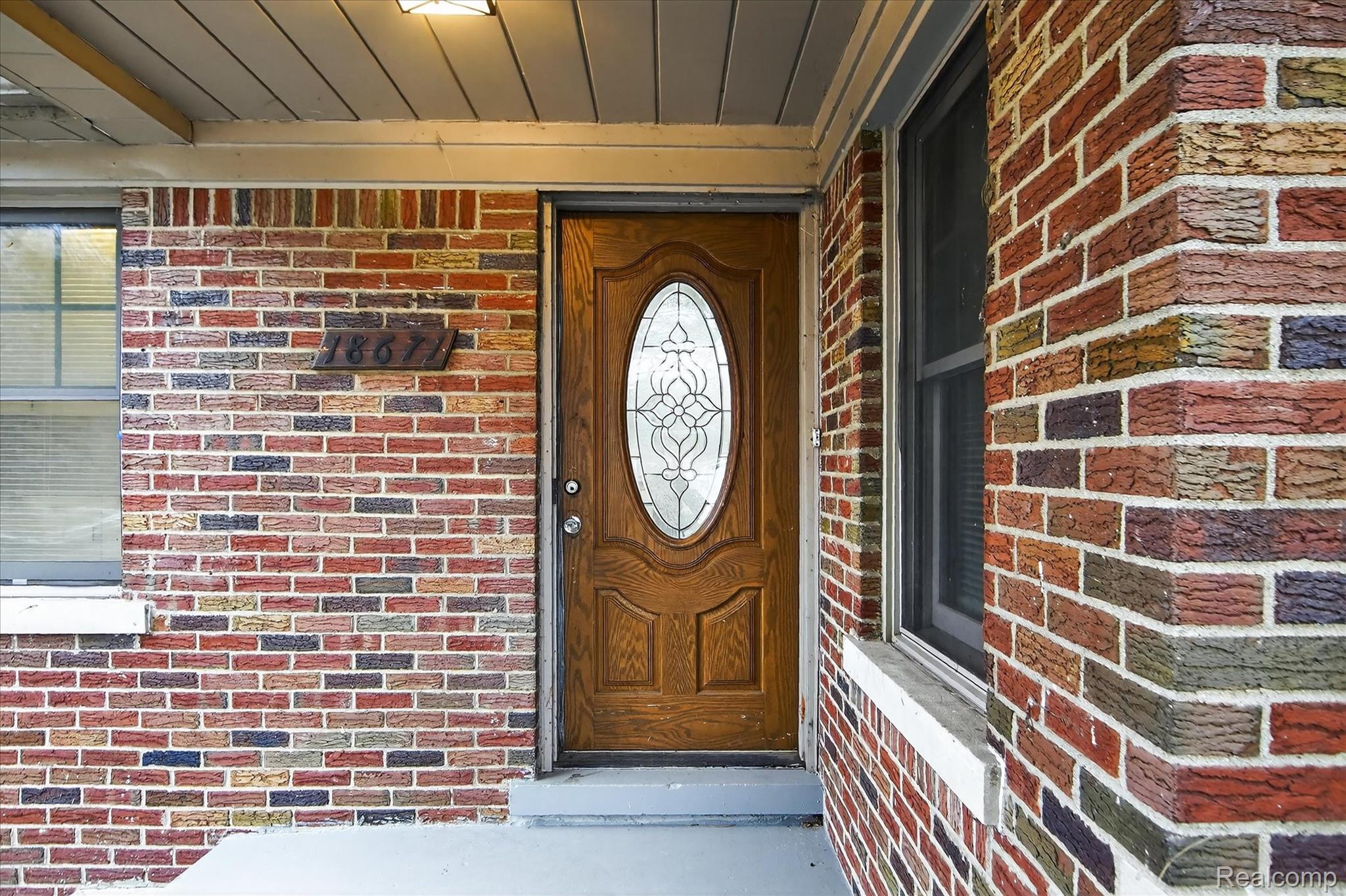 18671 Huntington Avenue Property Photo 1