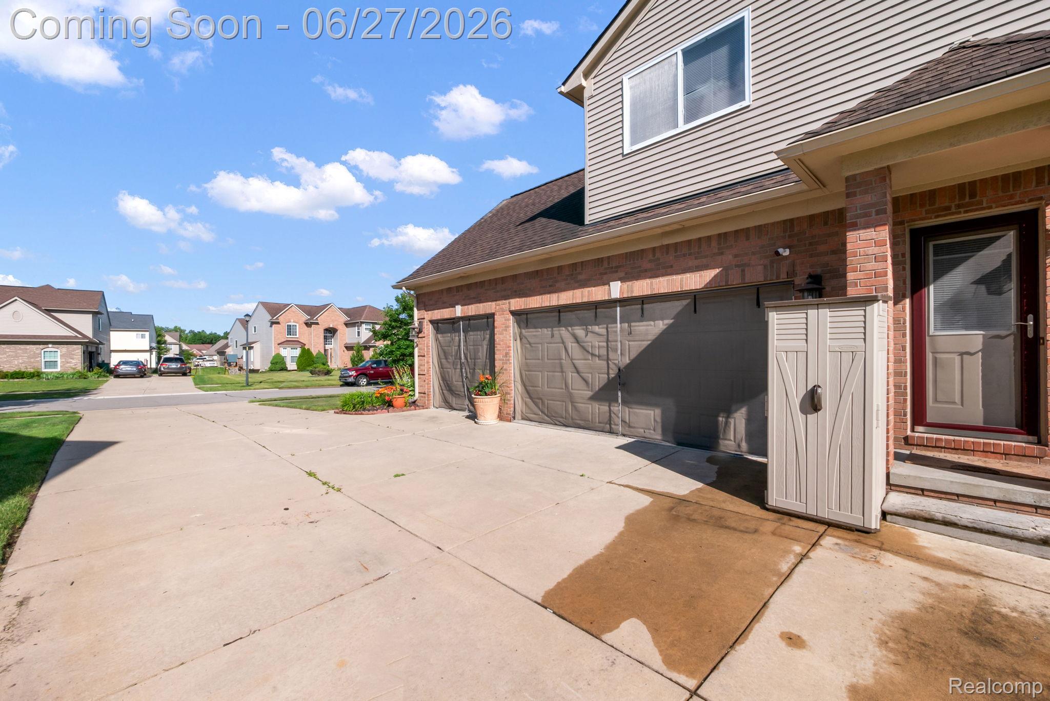 6552 Florence Lane Property Photo 4
