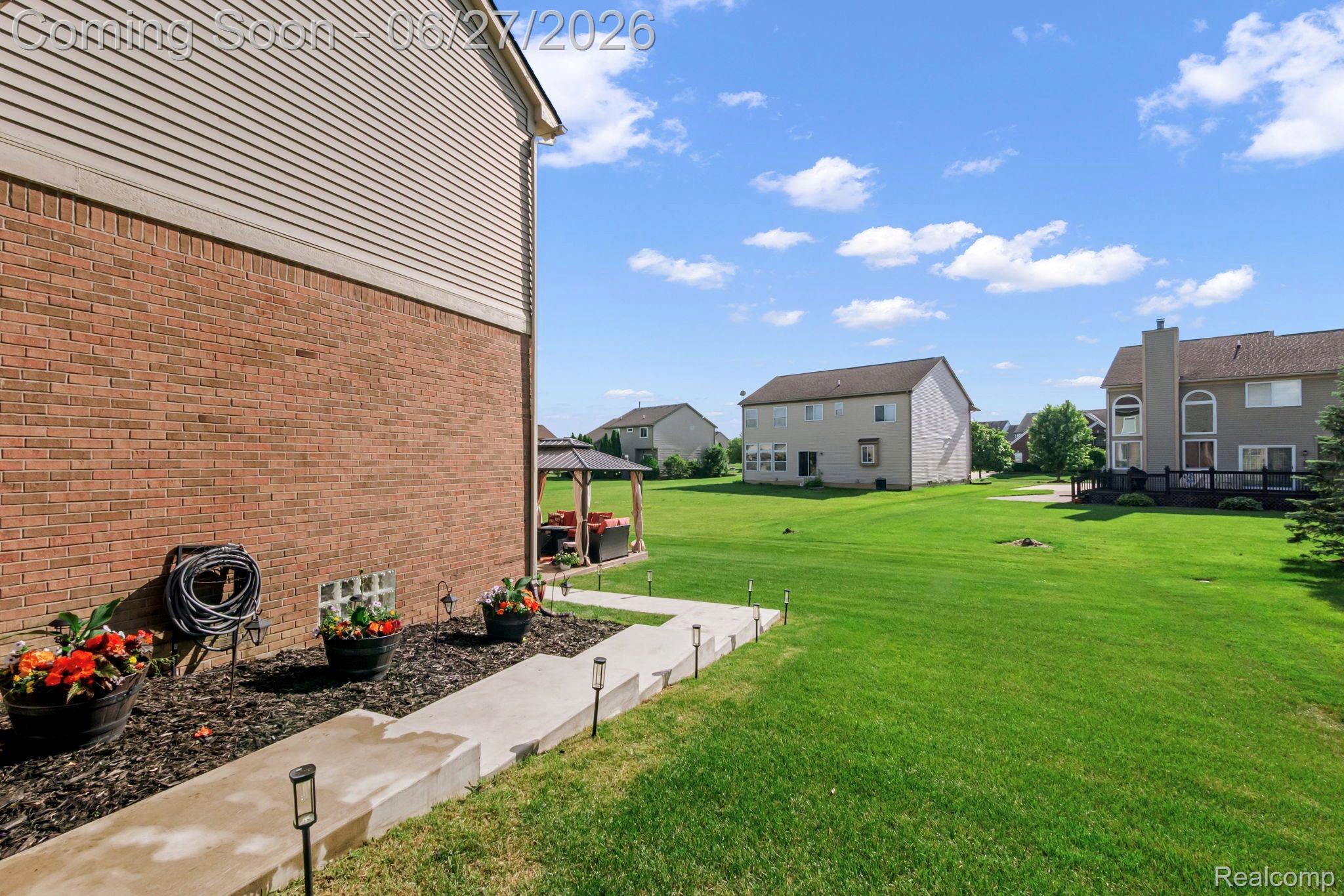 6552 Florence Lane Property Photo 5