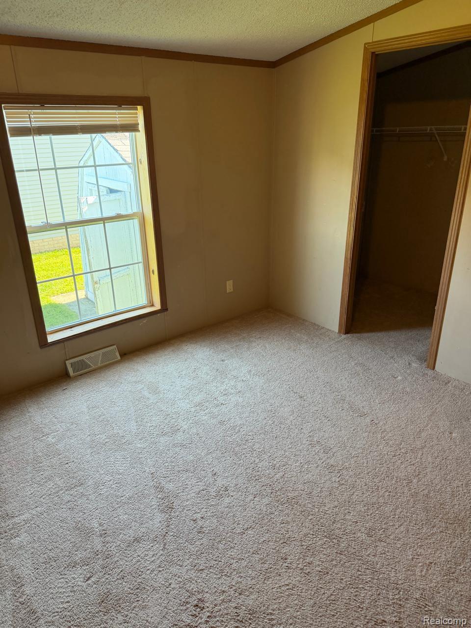 58904 Lily Court Property Photo 4