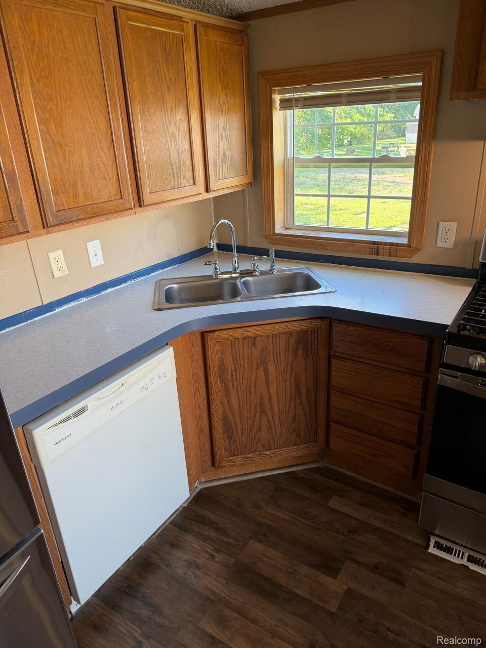 58904 Lily Court Property Photo 8