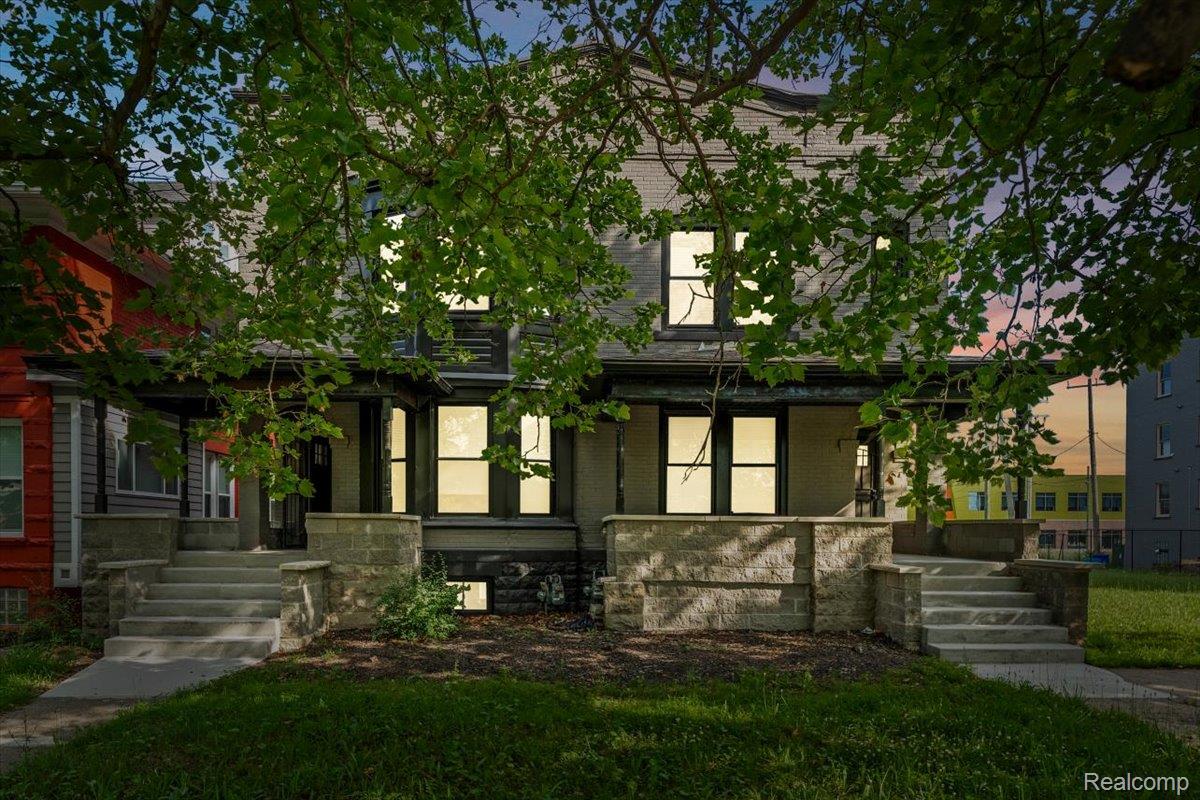 58 E Philadelphia Street Property Photo 1