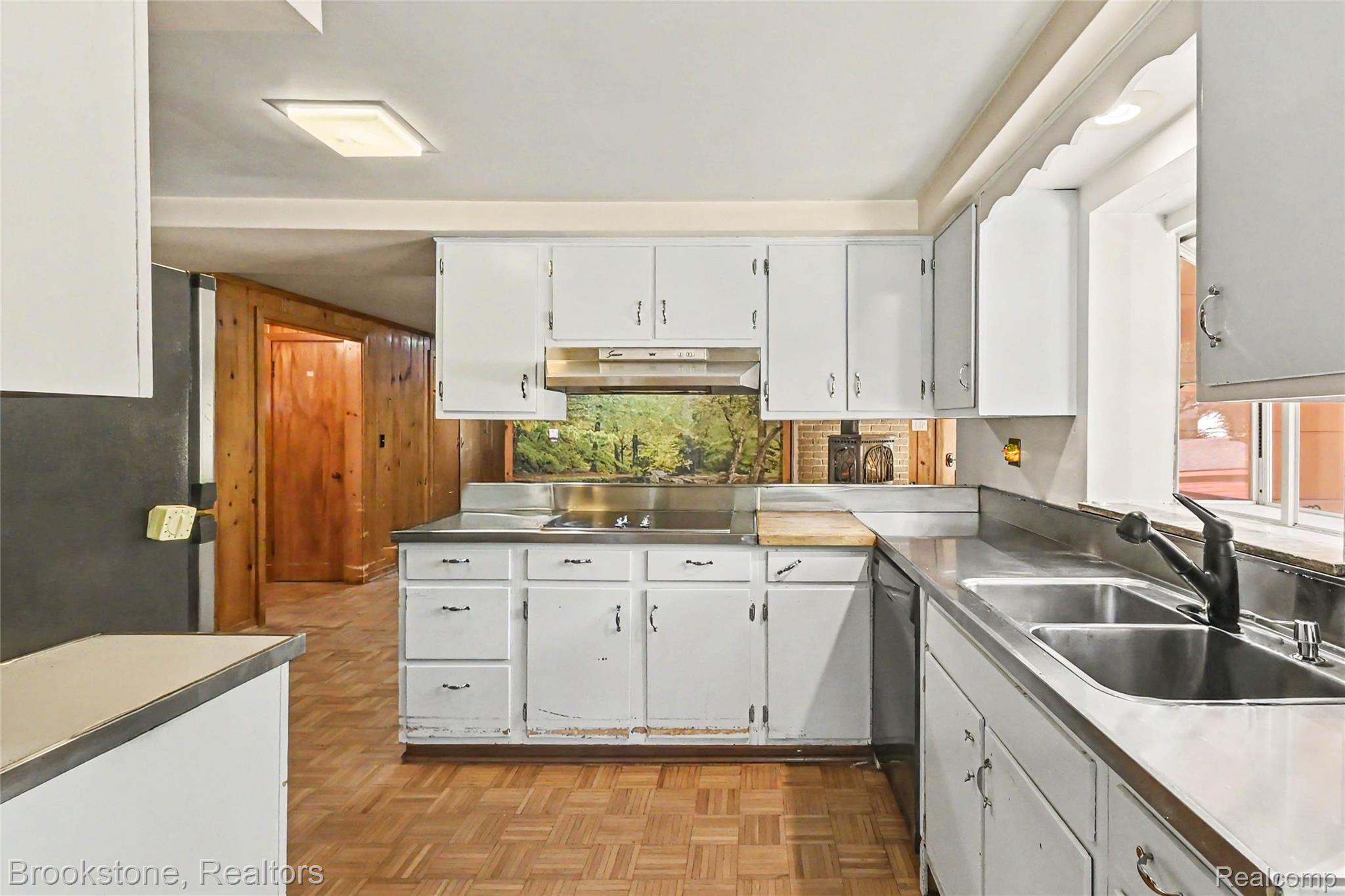 416 E Maple Street Property Photo 6