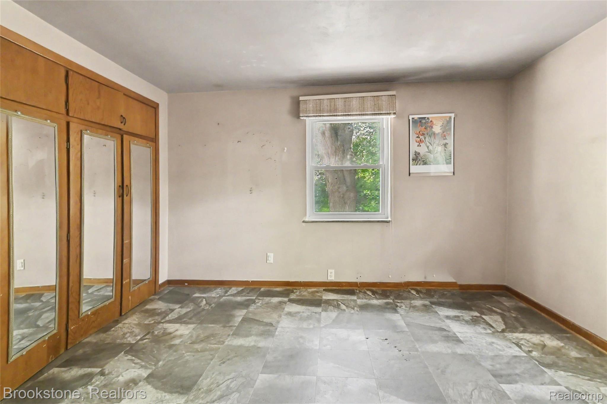 416 E Maple Street Property Photo 10
