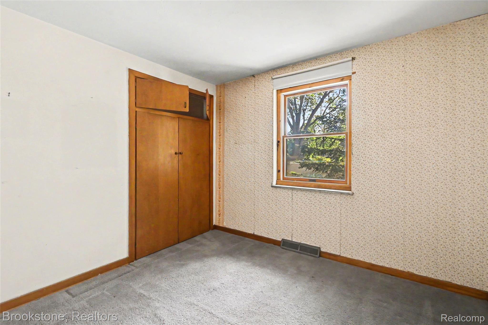 416 E Maple Street Property Photo 12