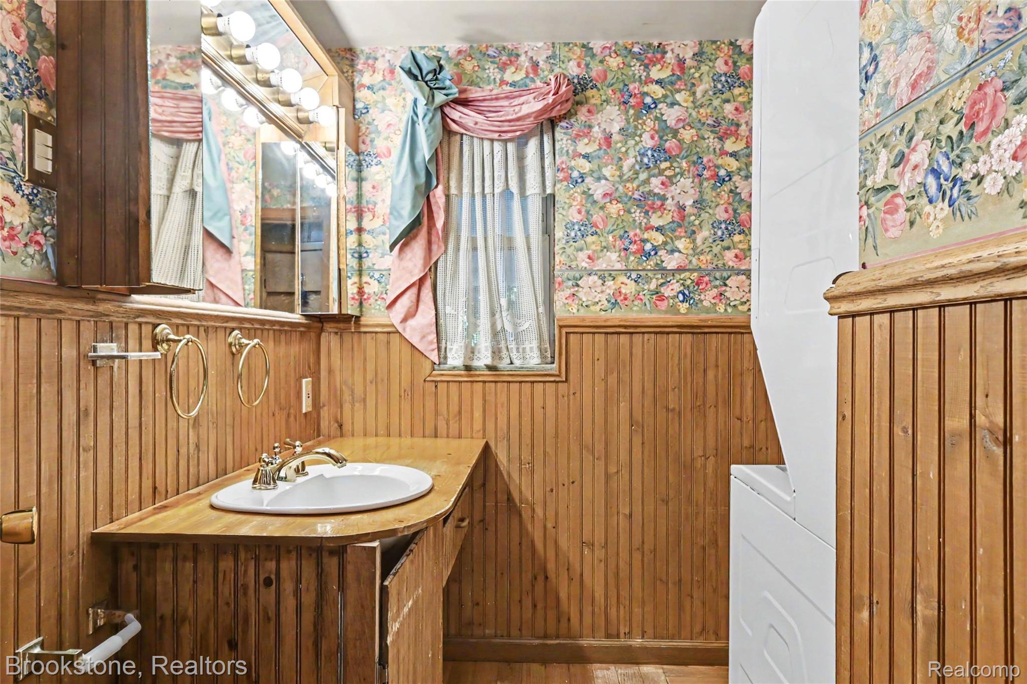416 E Maple Street Property Photo 13