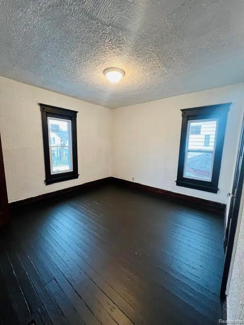 7720 E Canfield Street Property Photo 8