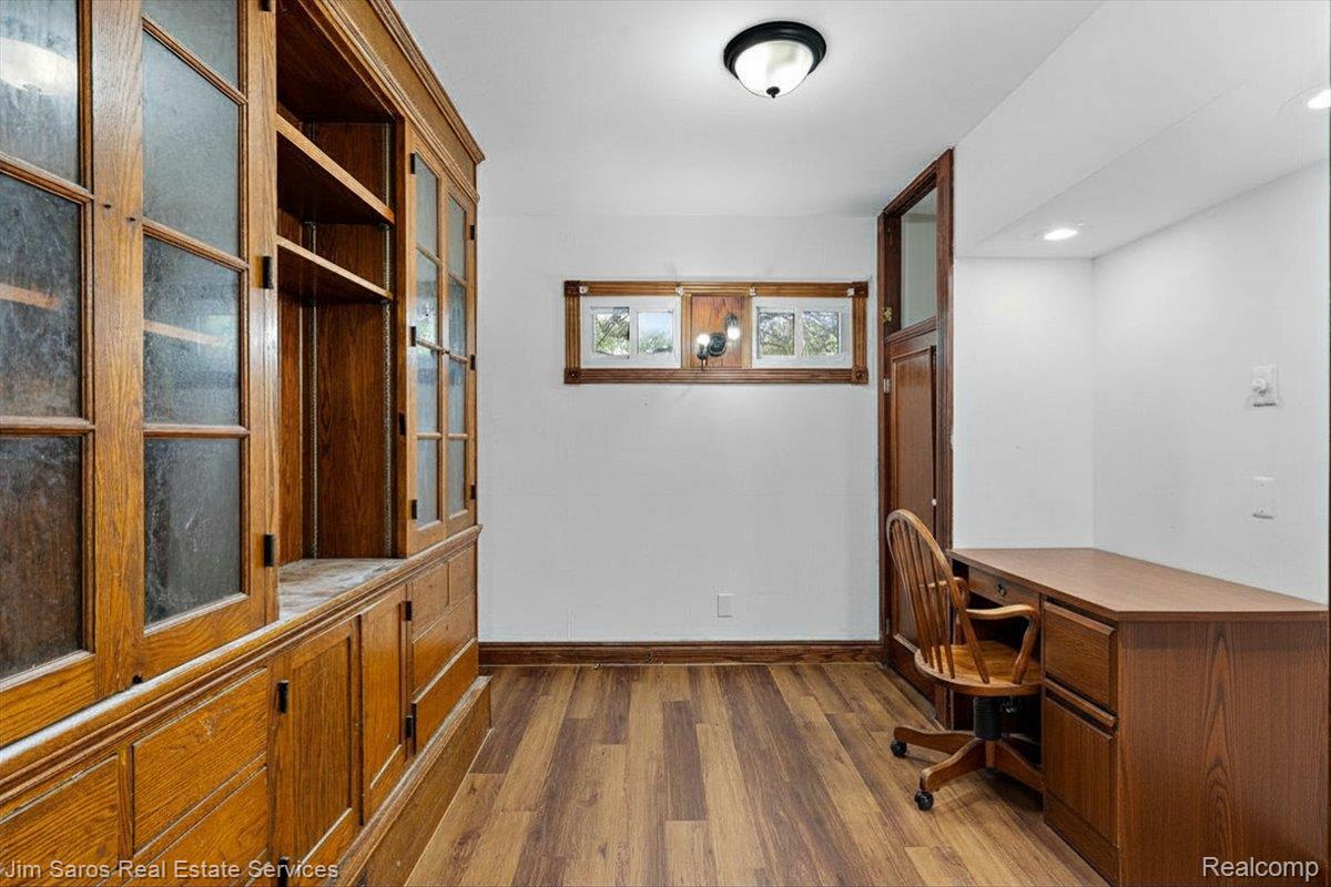 9417 E Outer Drive Property Photo 11