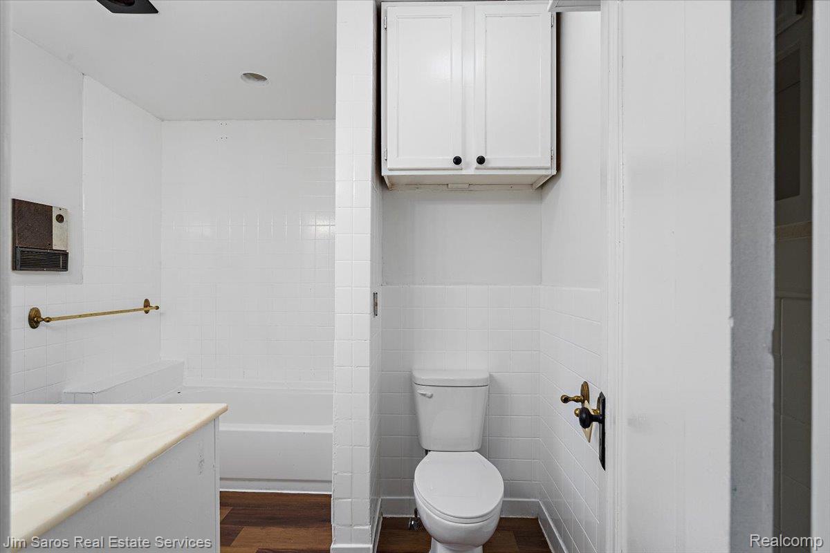 9417 E Outer Drive Property Photo 18